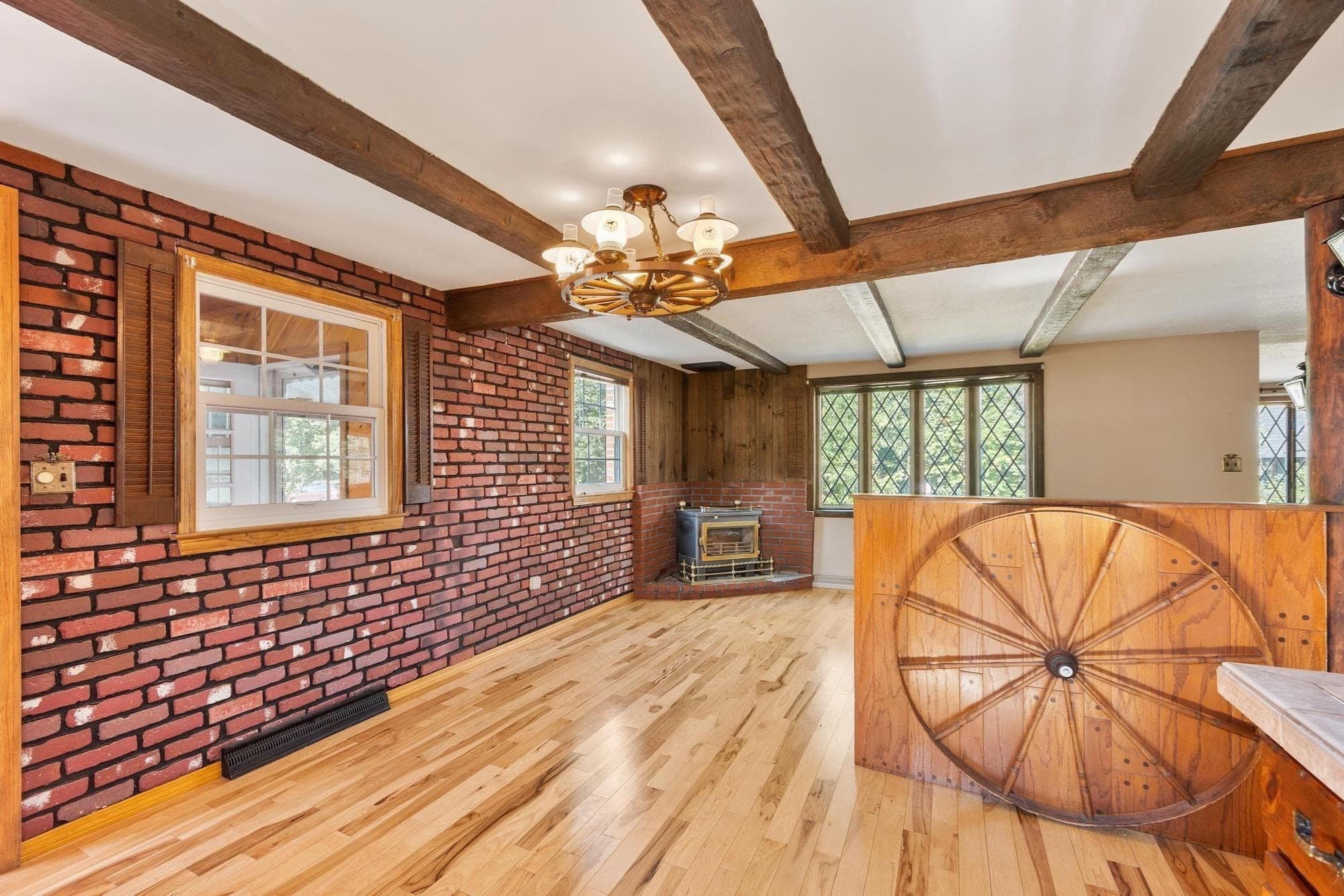 Single Family Residence at 82 Russell St, Haverhill MA 01830, Haverhill, photo 12 of 32