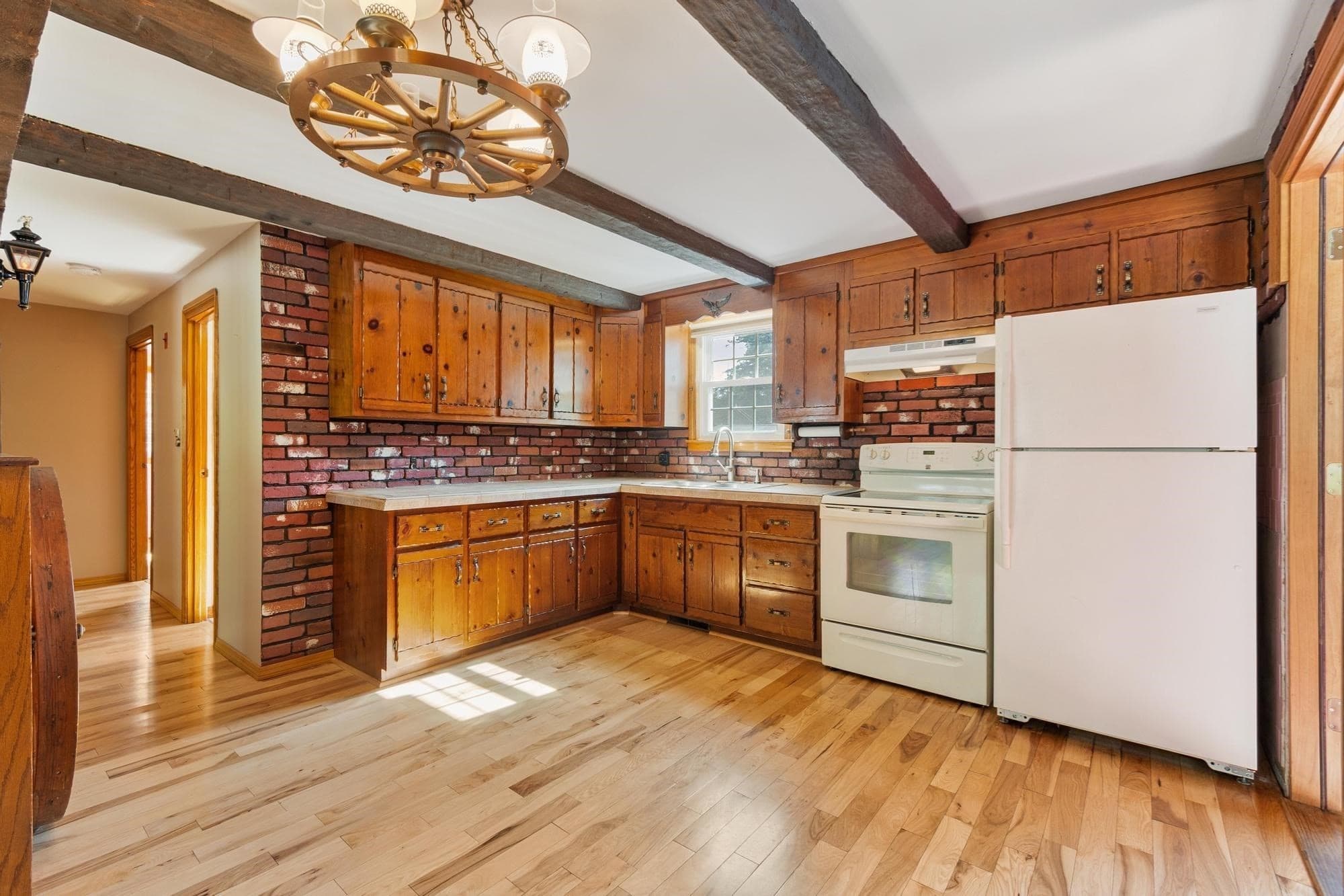 Single Family Residence at 82 Russell St, Haverhill MA 01830, Haverhill, photo 9 of 32