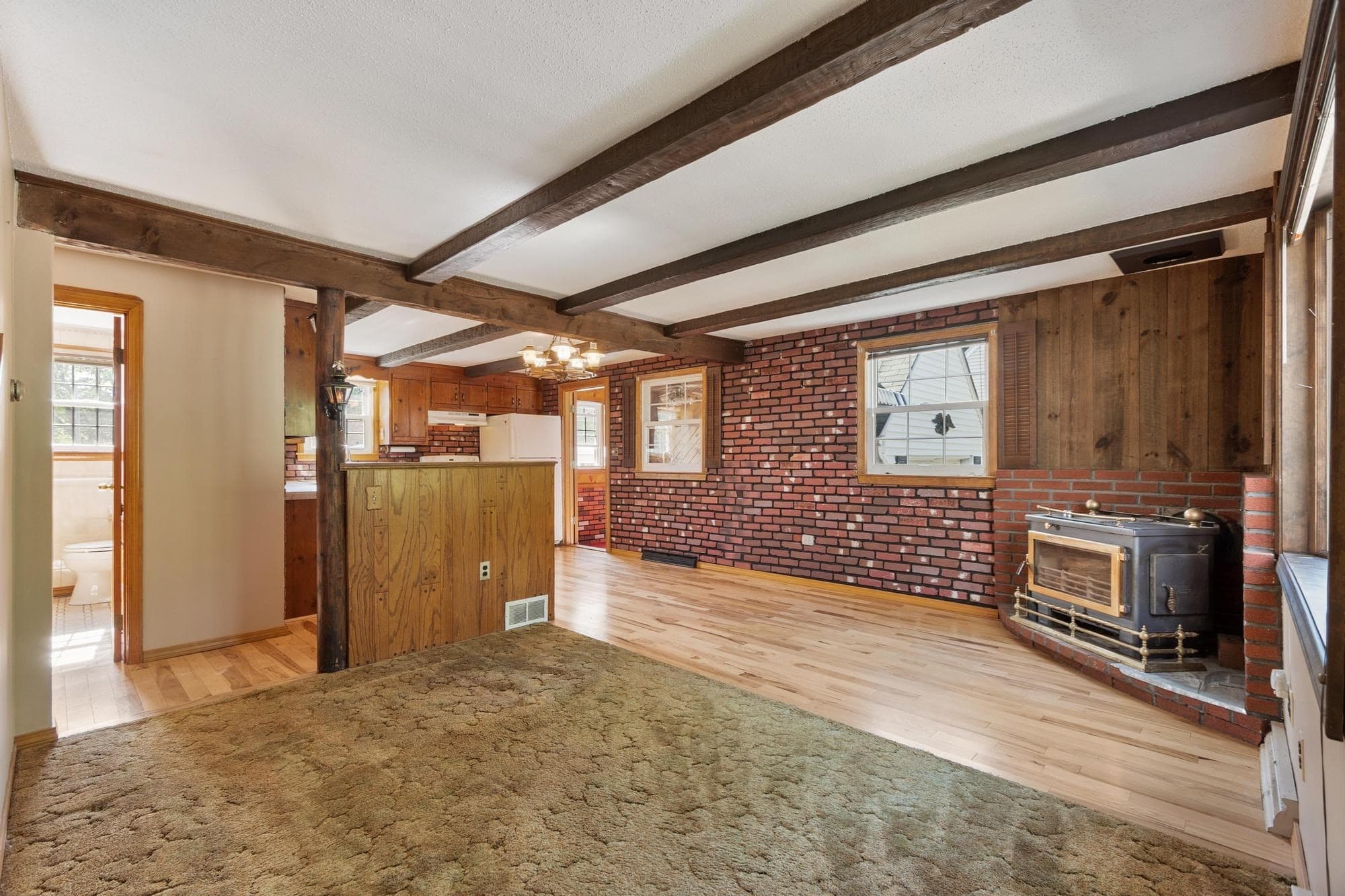 Single Family Residence at 82 Russell St, Haverhill MA 01830, Haverhill, photo 14 of 32