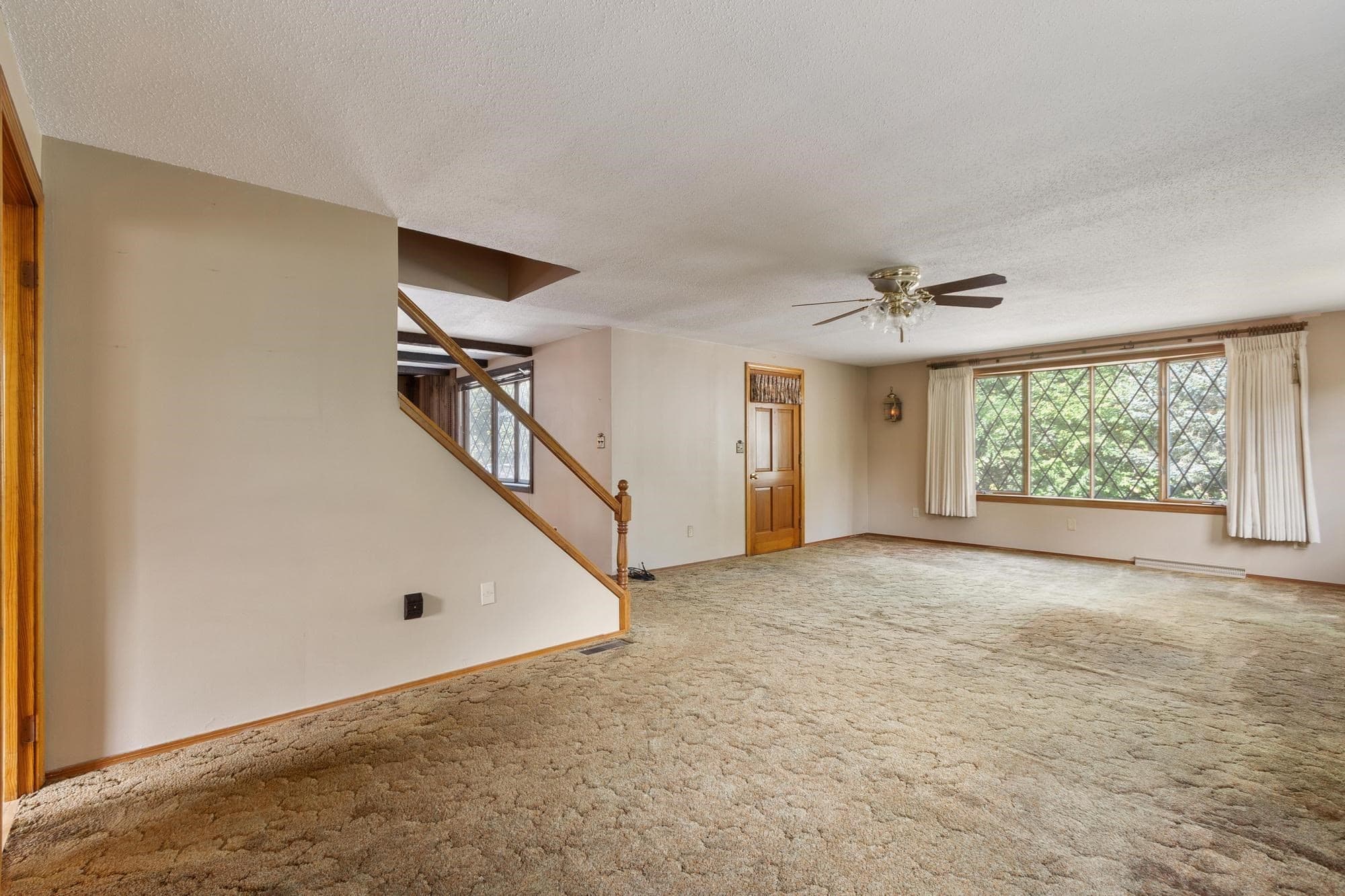 Single Family Residence at 82 Russell St, Haverhill MA 01830, Haverhill, photo 18 of 32