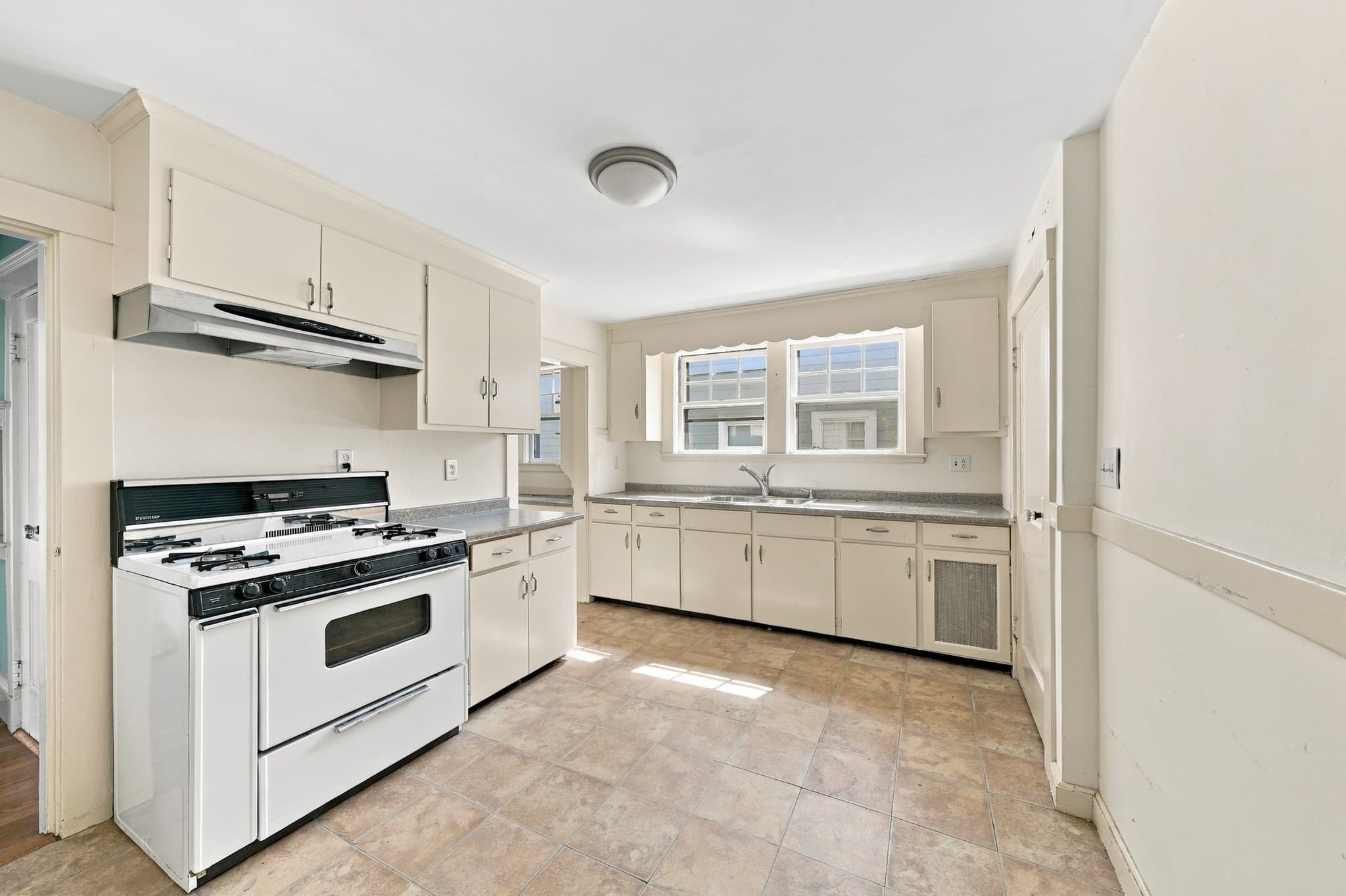 2 Family - 2 Units Up/Down at 32-34 Grozier Rd., Cambridge MA 02138, Cambridge, photo 29 of 37