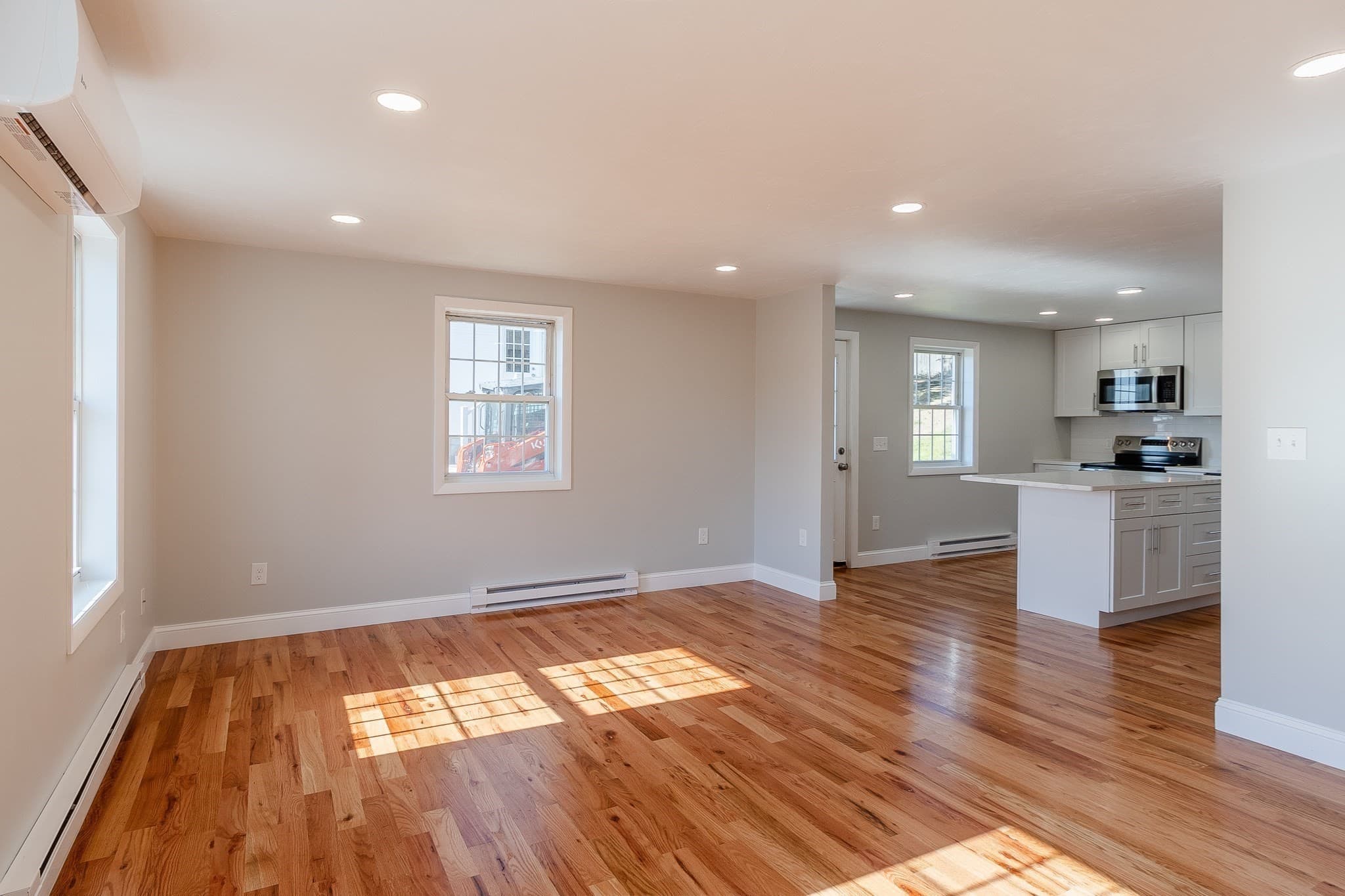 Single Family Residence at 32A Boylston Street, Worcester MA 01605, photo 6 of 26