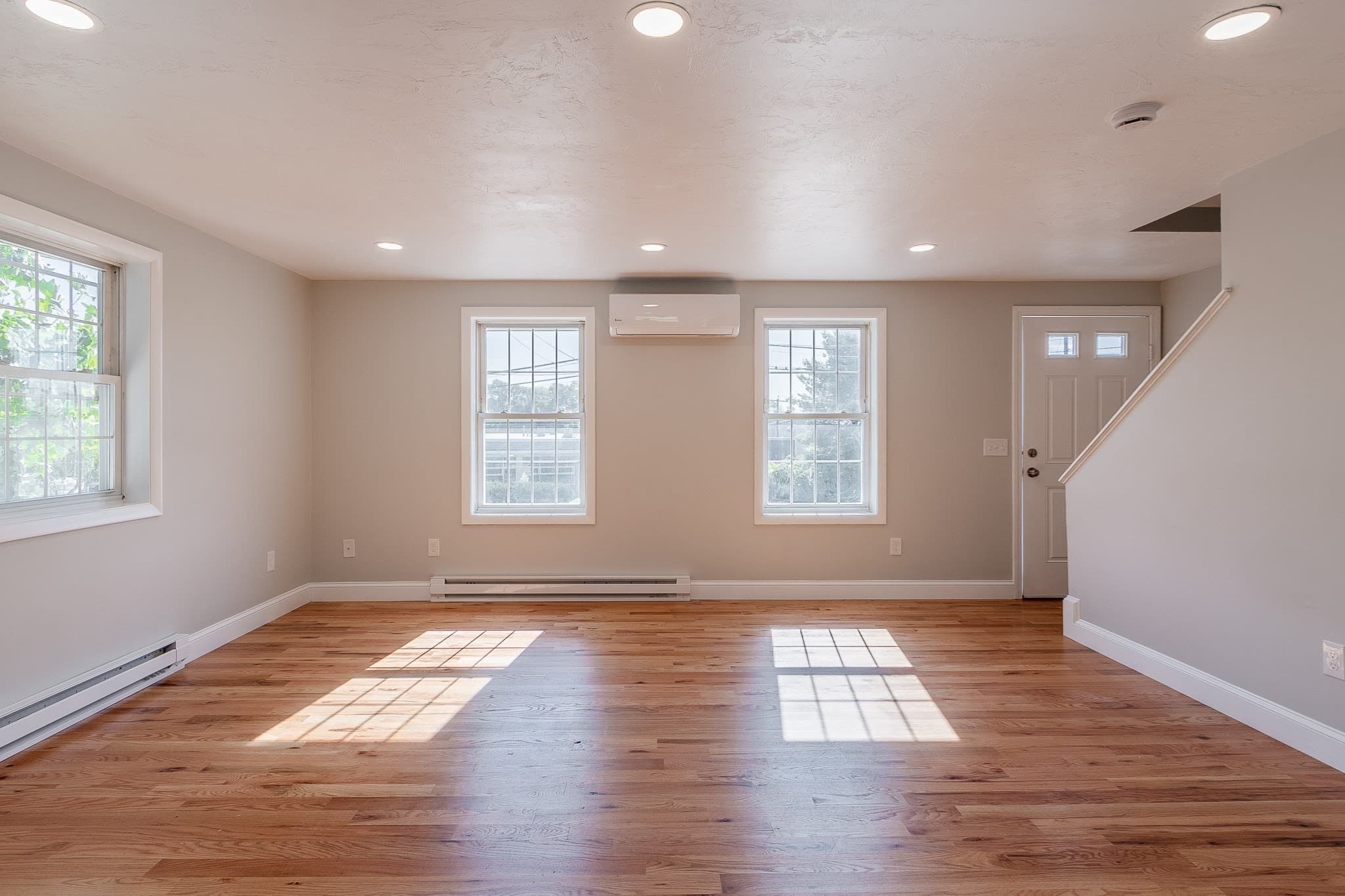 Single Family Residence at 32B Boylston Street, Worcester MA 01605, Worcester, photo 5 of 25