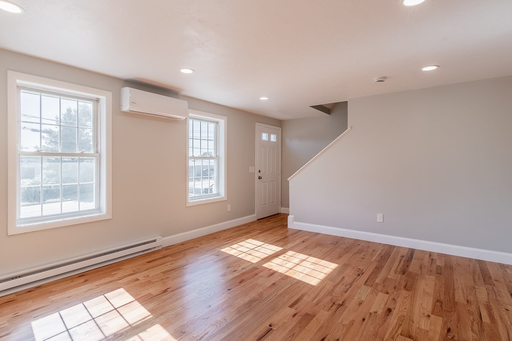 Single Family Residence at 32B Boylston Street, Worcester MA 01605, Worcester, photo 4 of 25