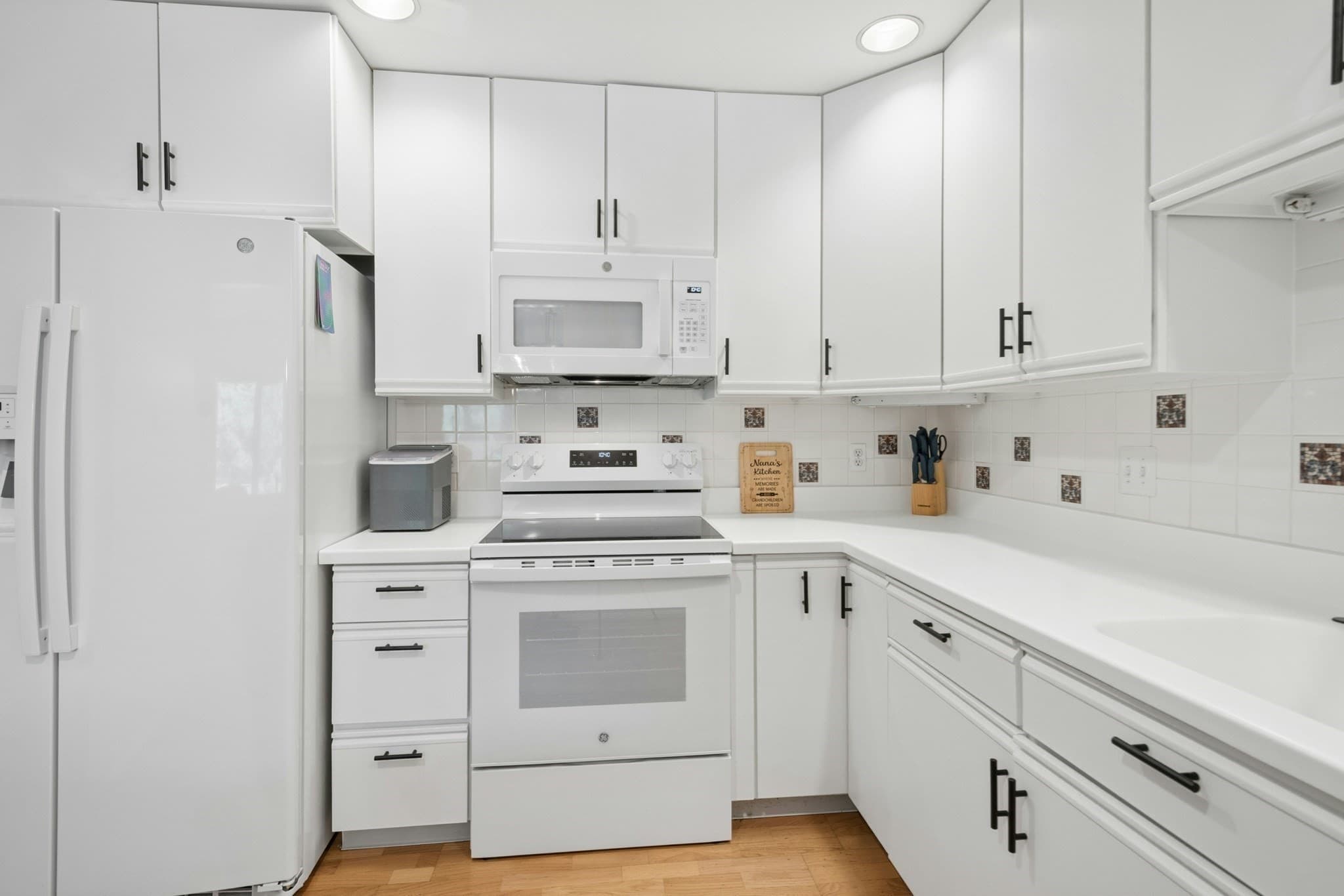 Condominium at 20 Rainbow Pond Drive # C2, Walpole MA 02081, Walpole, photo 17 of 40