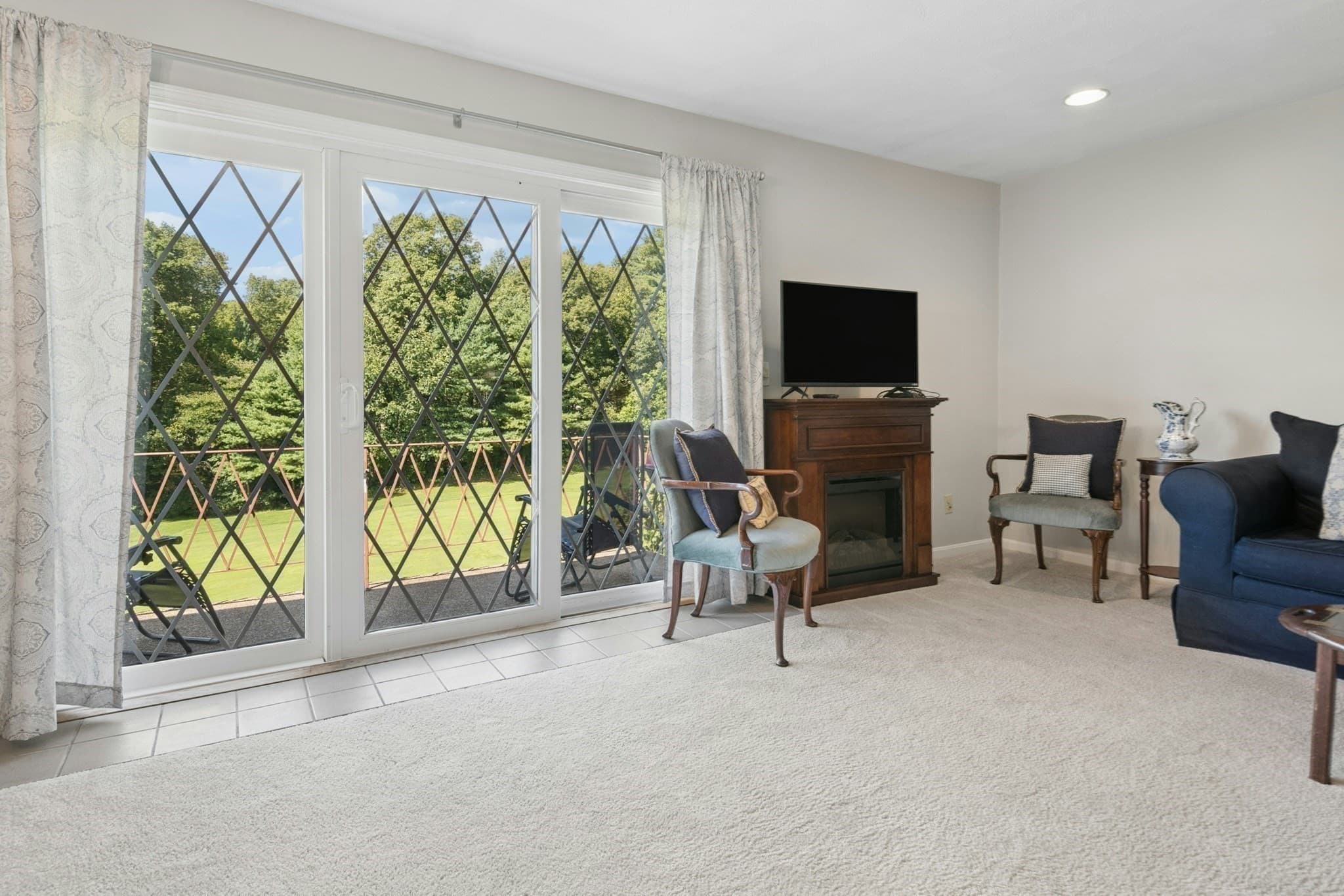 Condominium at 20 Rainbow Pond Drive # C2, Walpole MA 02081, Walpole, photo 9 of 40