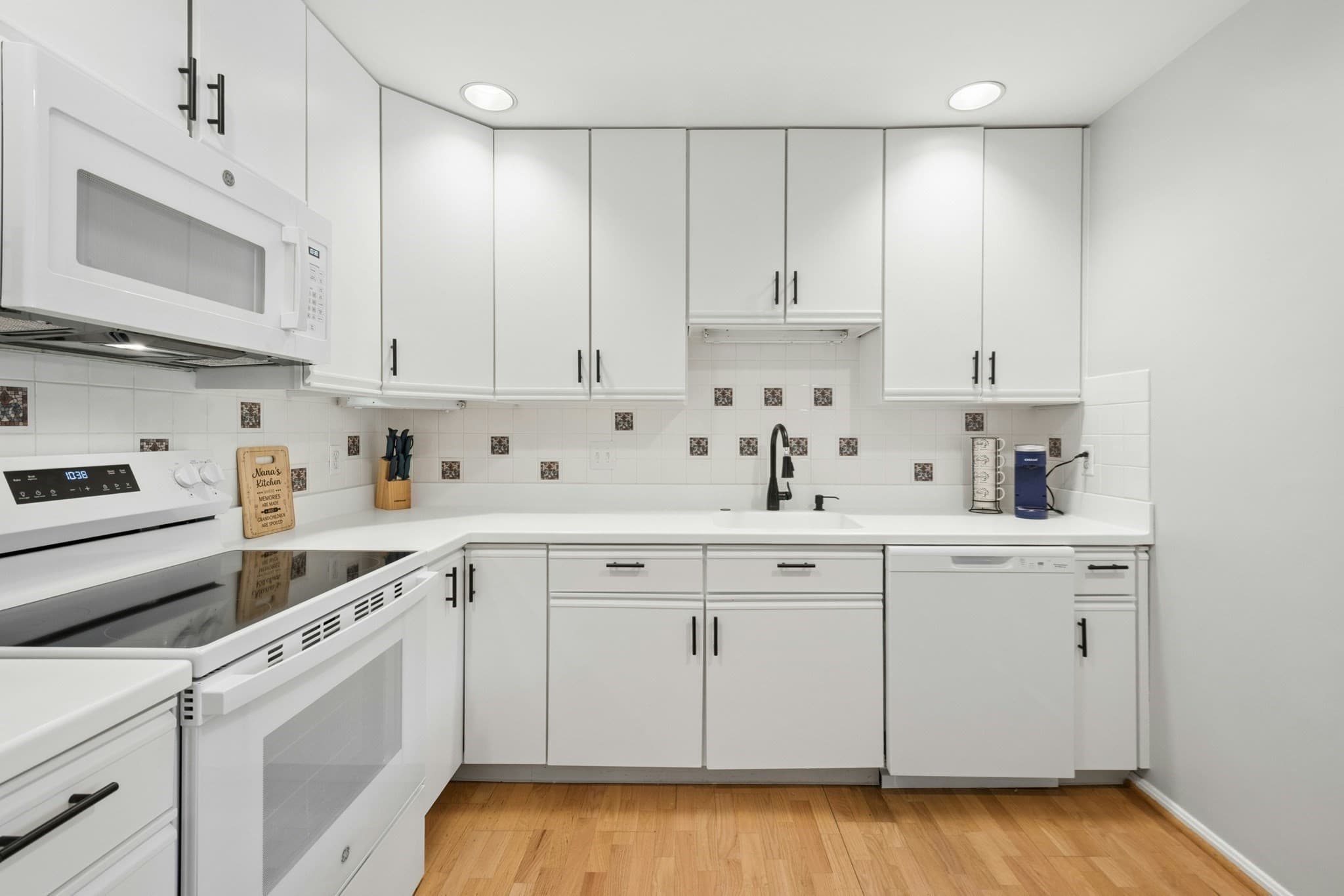Condominium at 20 Rainbow Pond Drive # C2, Walpole MA 02081, Walpole, photo 15 of 40