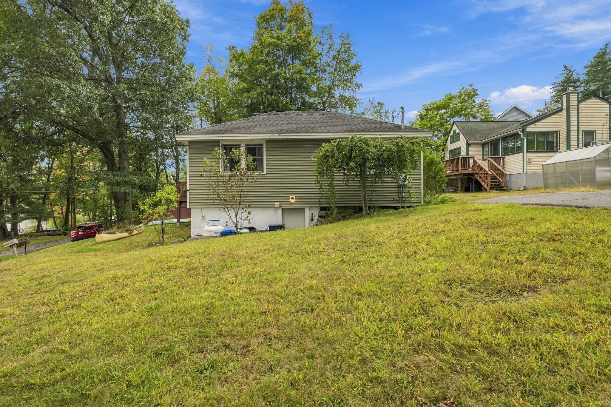 Single Family Residence at 39 Lakeview Dr, Leominster MA 01453, Leominster, photo 2 of 42