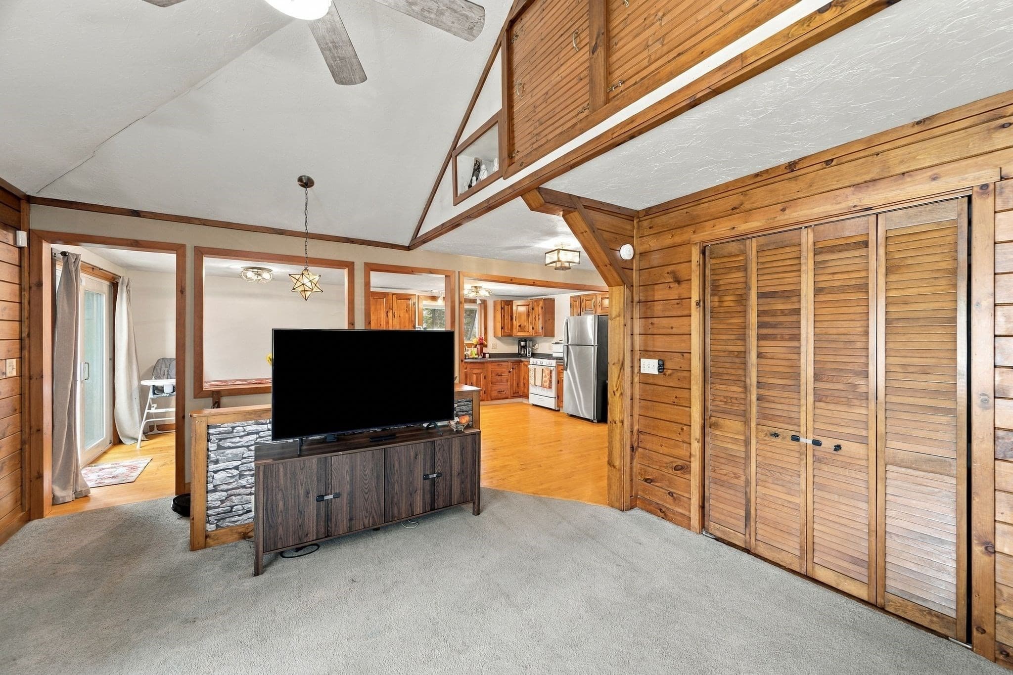 Single Family Residence at 39 Lakeview Dr, Leominster MA 01453, Leominster, photo 32 of 42