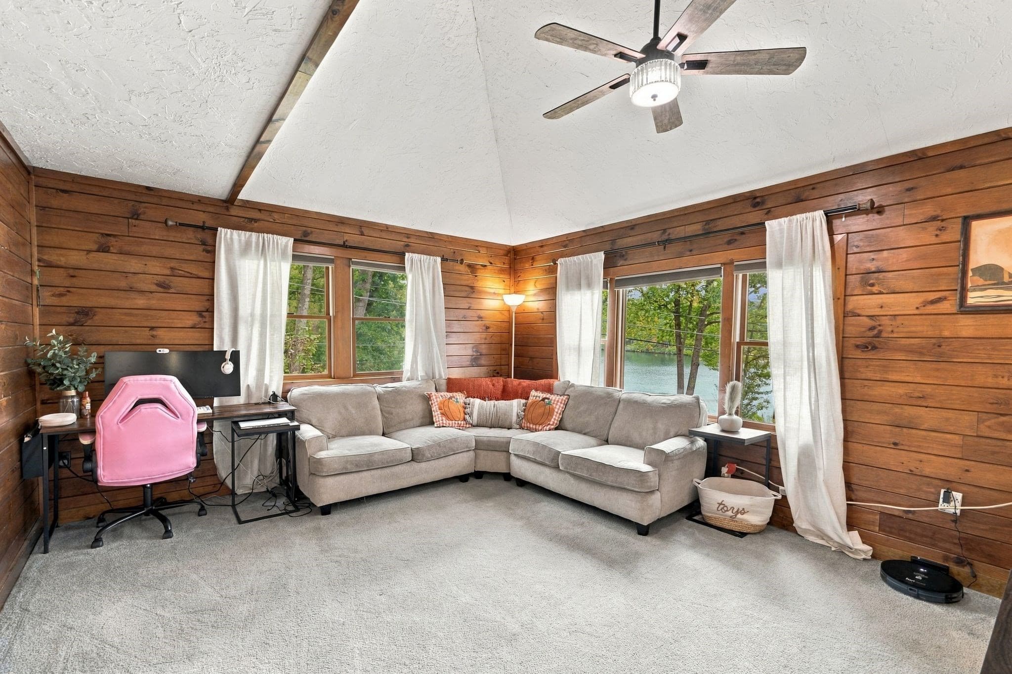 Single Family Residence at 39 Lakeview Dr, Leominster MA 01453, Leominster, photo 28 of 42