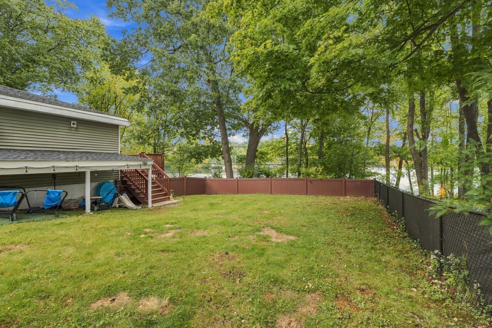 Single Family Residence at 39 Lakeview Dr, Leominster MA 01453, Leominster, photo 11 of 42