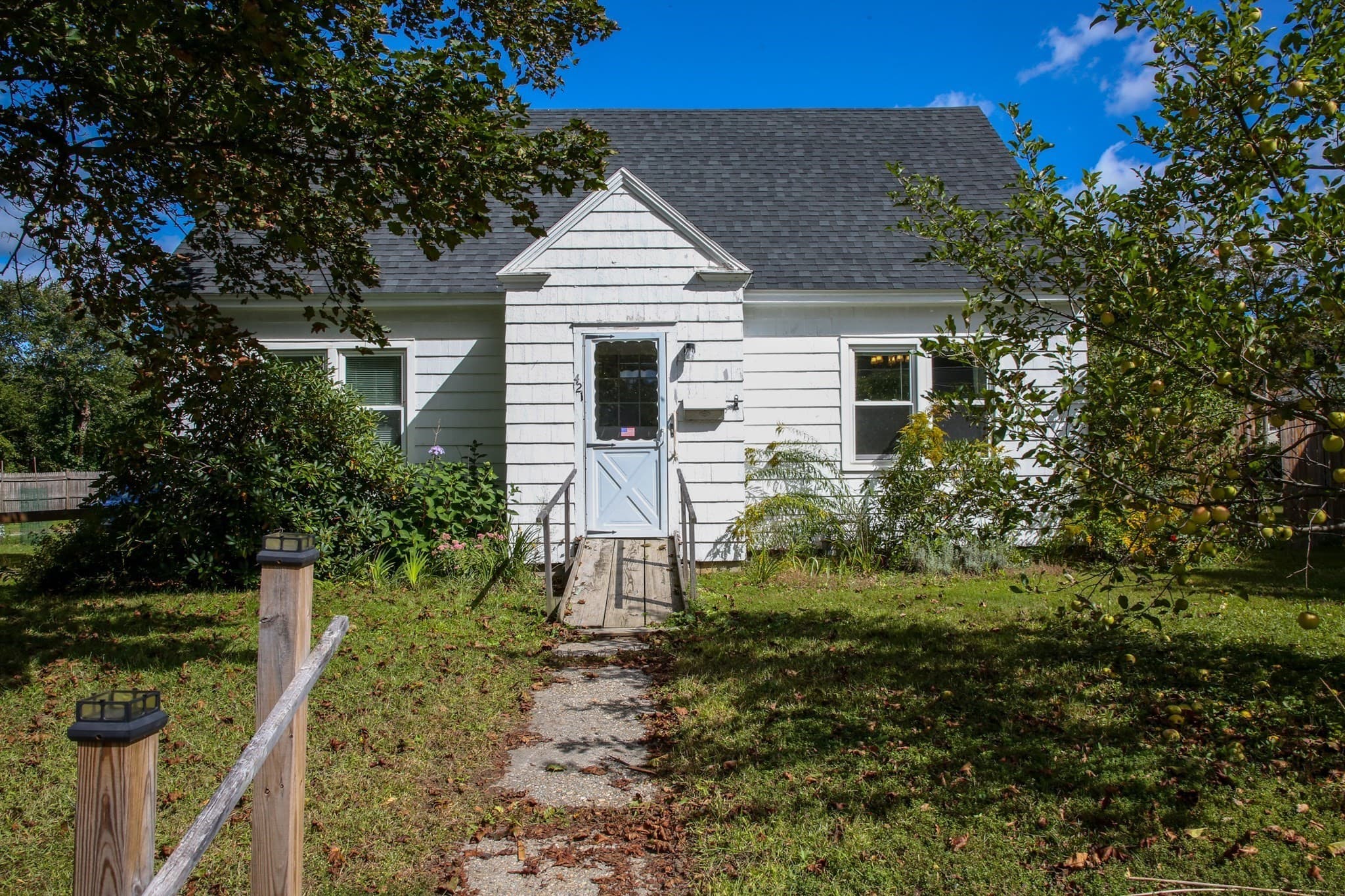 Single Family Residence at 421 Elm St, Pittsfield MA 01201, Pittsfield, photo 2 of 31