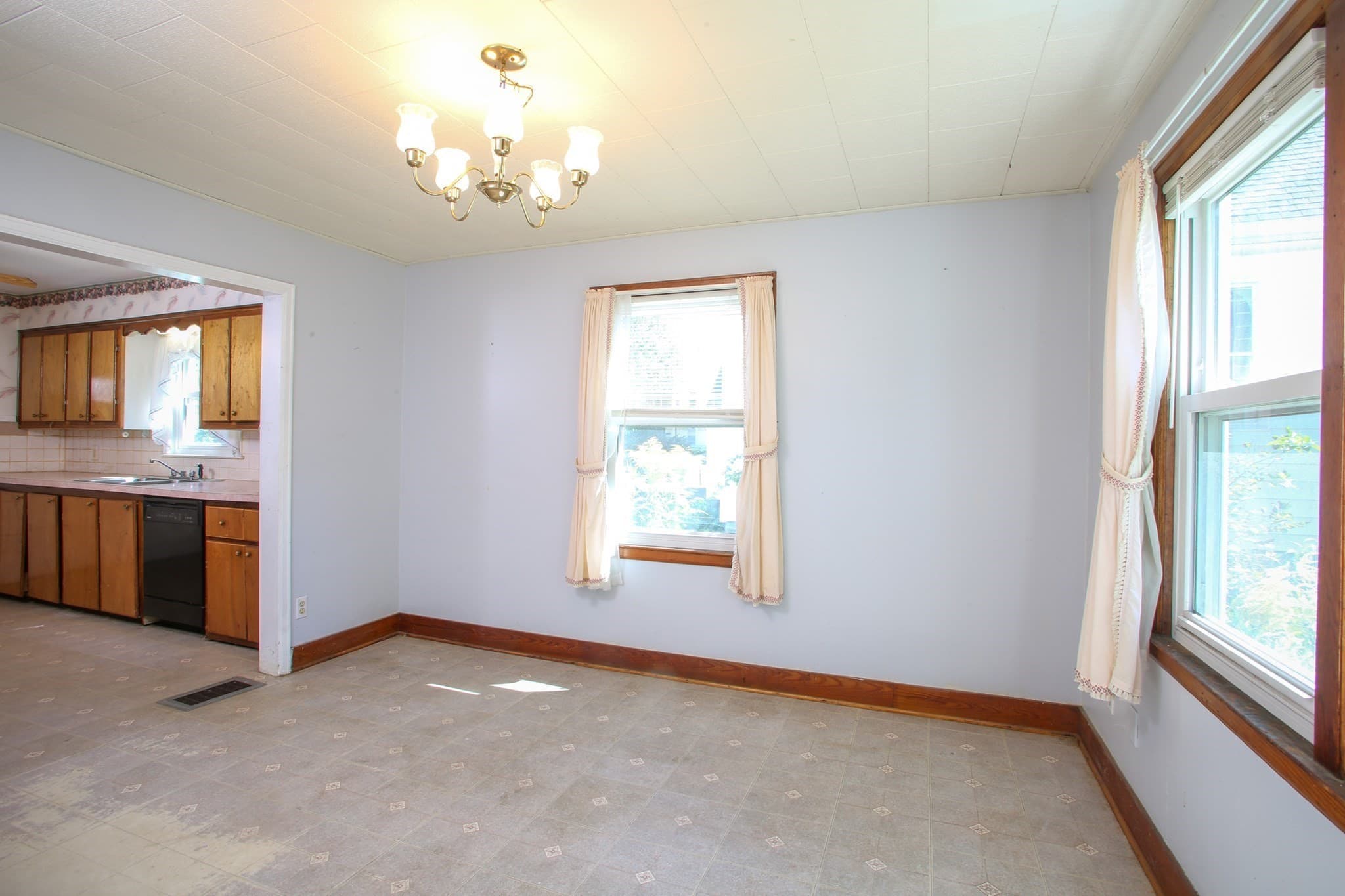 Single Family Residence at 421 Elm St, Pittsfield MA 01201, Pittsfield, photo 9 of 31