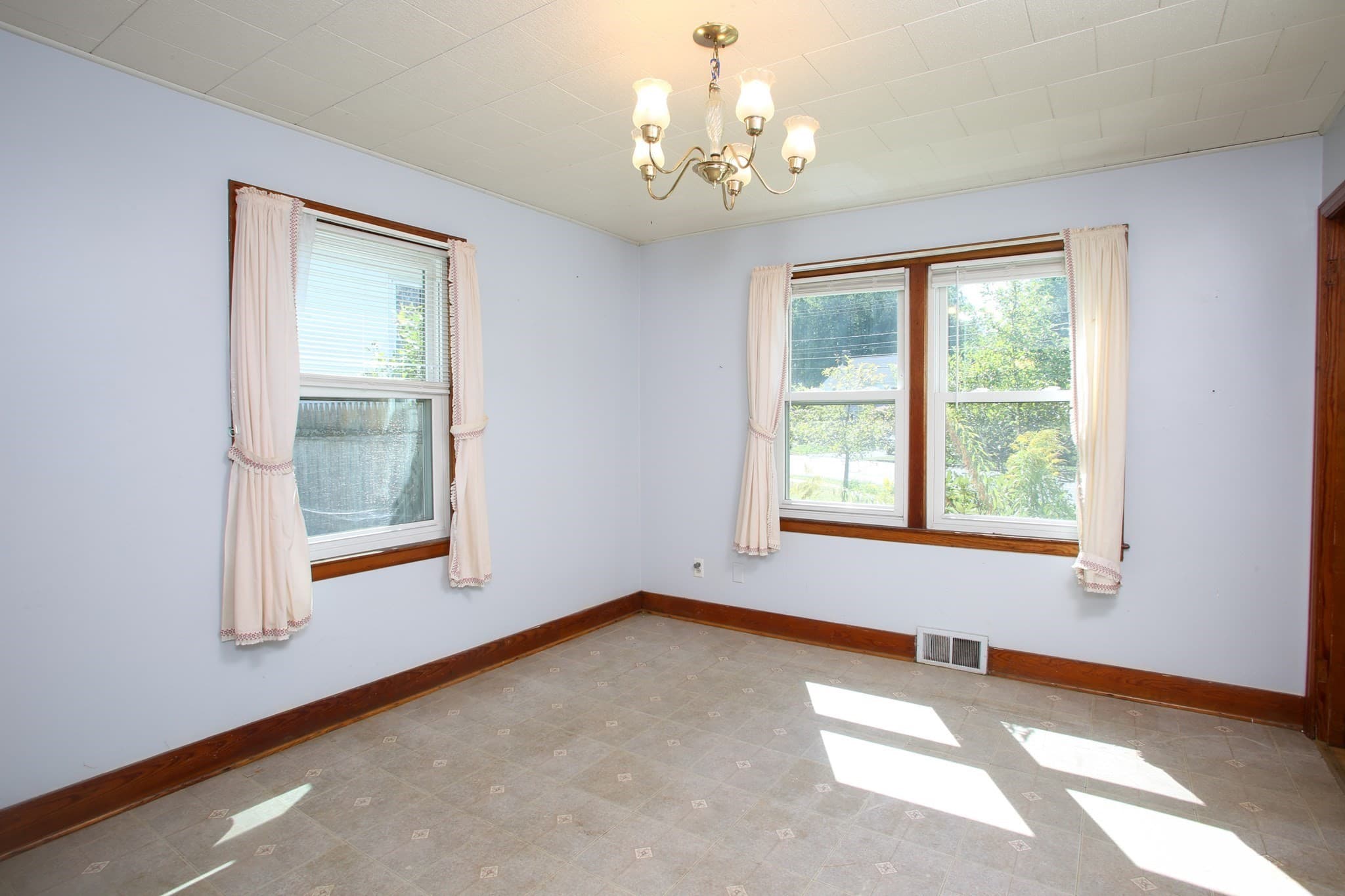 Single Family Residence at 421 Elm St, Pittsfield MA 01201, Pittsfield, photo 10 of 31