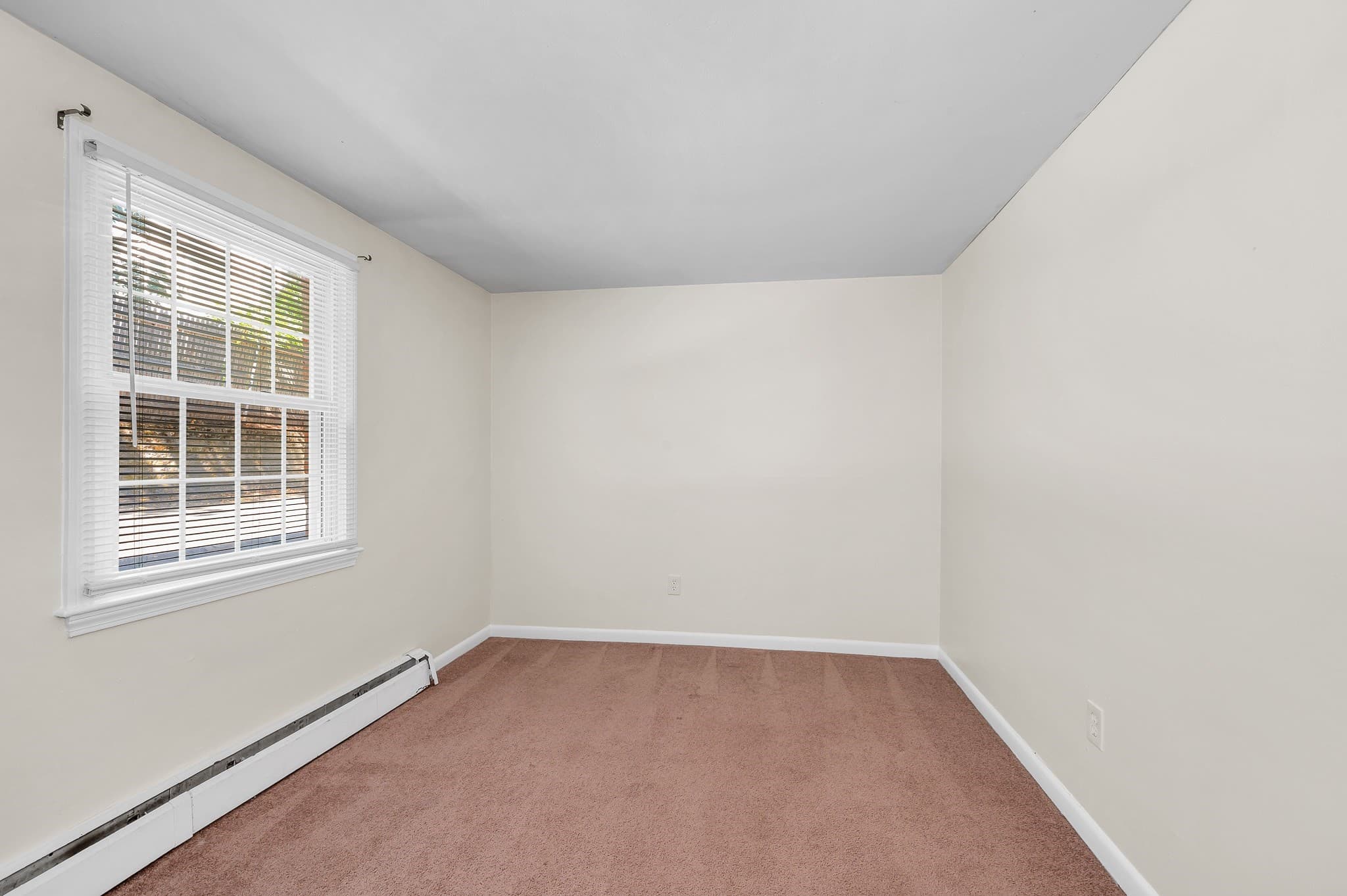 Condominium at 90 E Broadway # 11, Derry NH 03038, Derry, photo 18 of 25