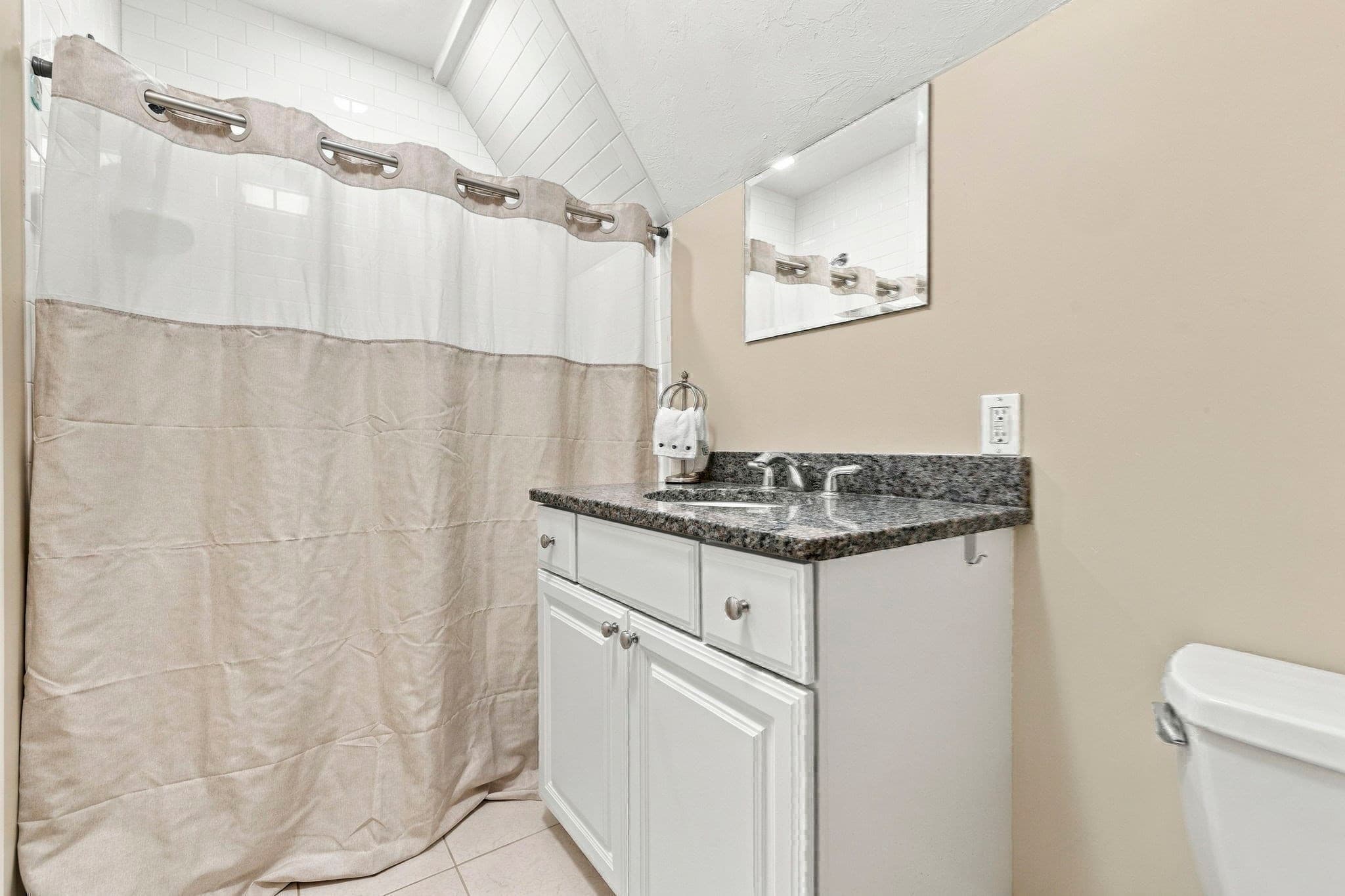 Condominium at 113 Watertown St # 113, Watertown MA 02472, Watertown, photo 23 of 33