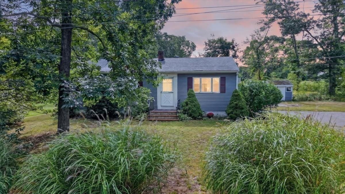 Single Family Residence at 21 Timothy St, Fairhaven MA 02719, Fairhaven, photo 6 of 34