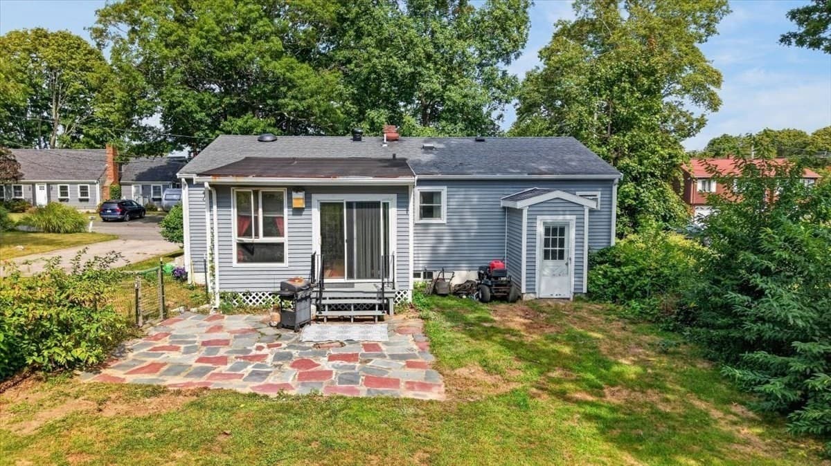 Single Family Residence at 21 Timothy St, Fairhaven MA 02719, Fairhaven, photo 5 of 34