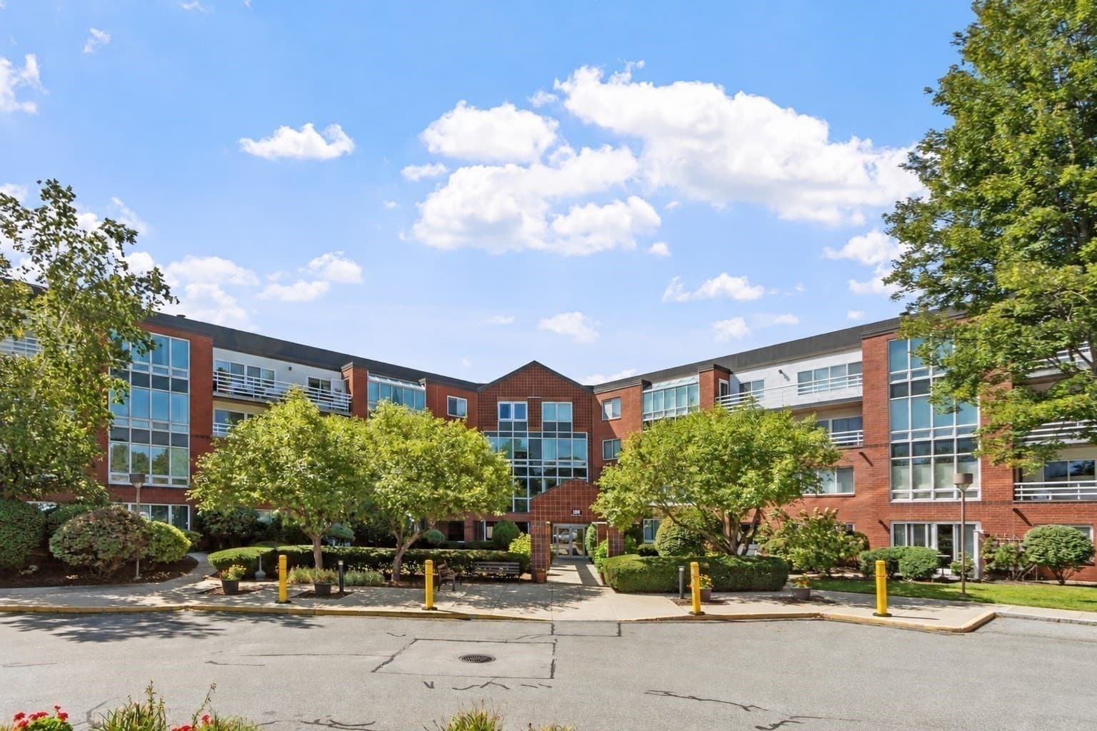 Condominium at 487 Place Ln # 487, Woburn MA 01801, photo 3 of 27