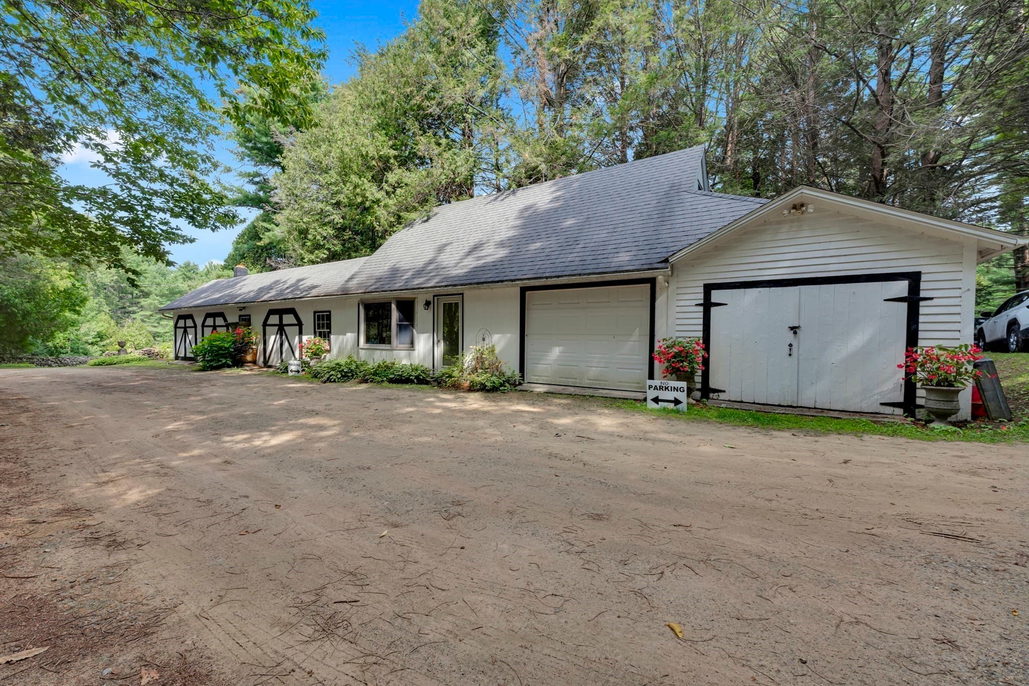 Single Family Residence at 87 E Brimfield Holland, Brimfield MA 01010, photo 12 of 40