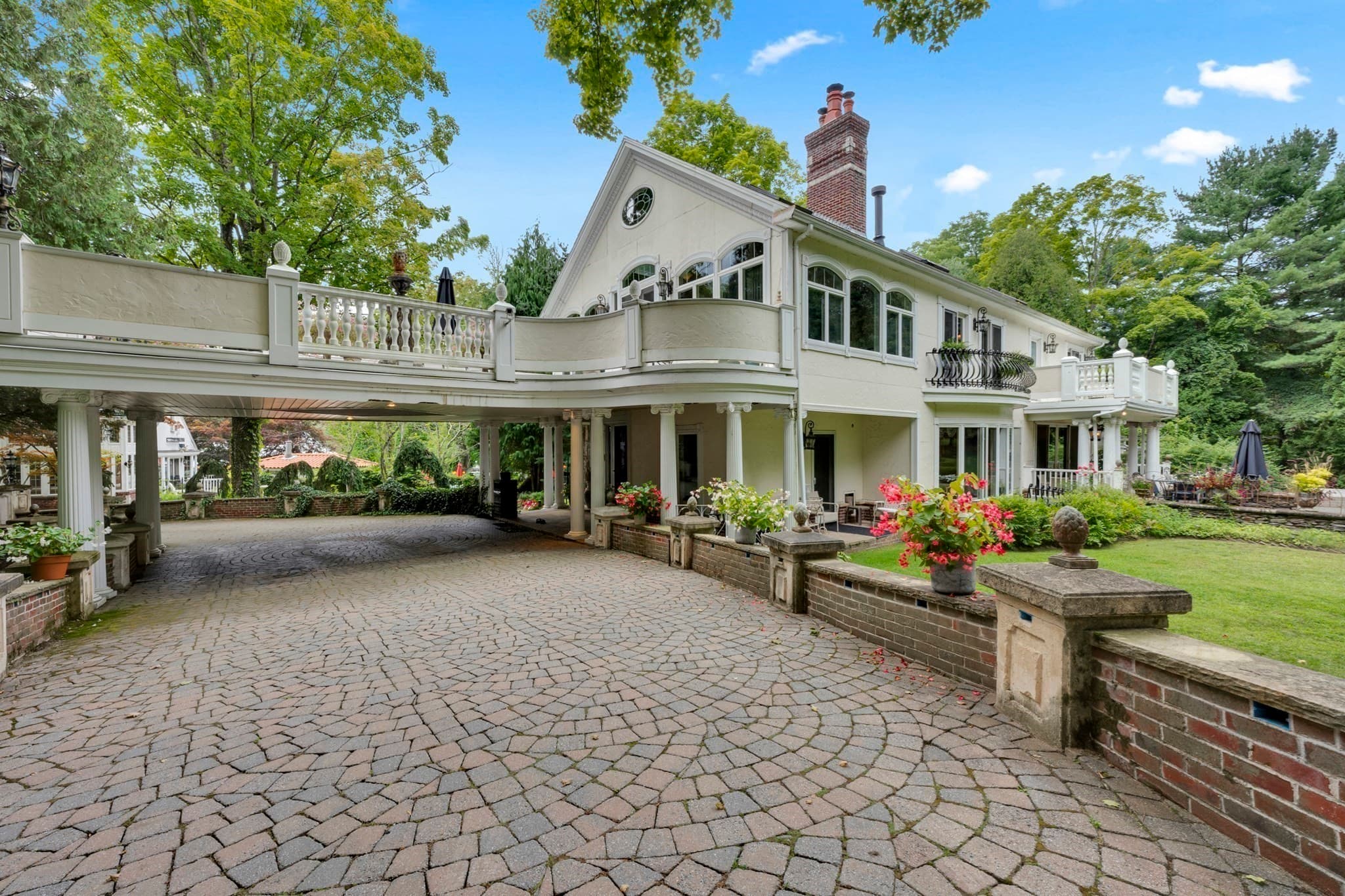 Single Family Residence at 87 E Brimfield Holland, Brimfield MA 01010, photo 10 of 40