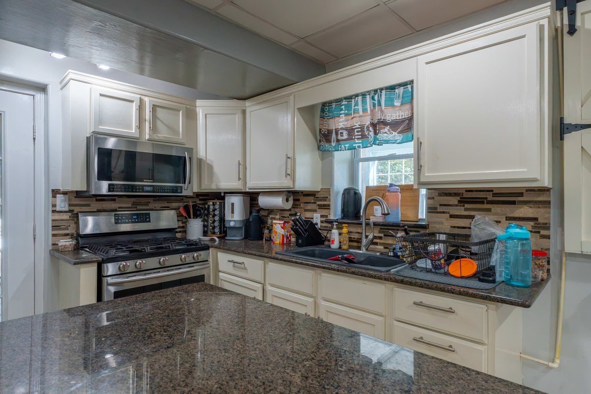 Single Family Residence at 769 New Plainville Rd, New Bedford MA 02745, photo 17 of 39