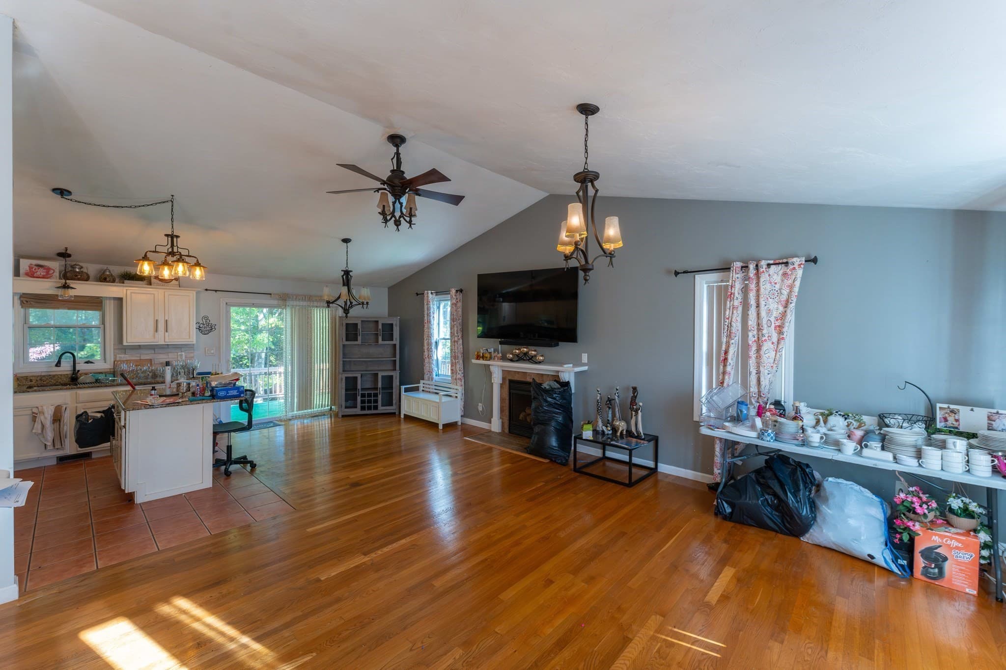 Single Family Residence at 769 New Plainville Rd, New Bedford MA 02745, photo 32 of 39