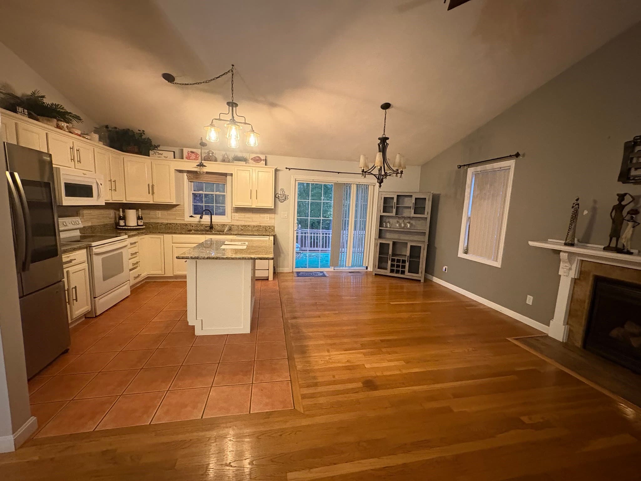 Single Family Residence at 769 New Plainville Rd, New Bedford MA 02745, photo 38 of 39