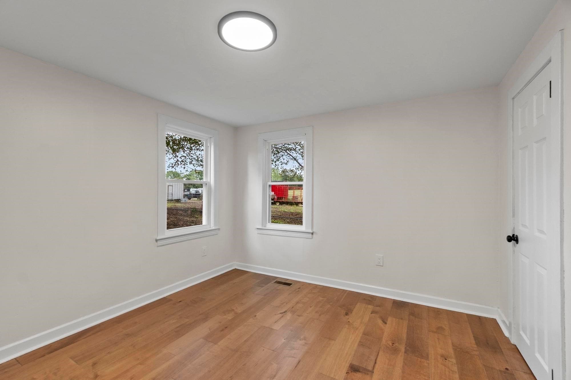 Single Family Residence at 186 Pleasant St, Lunenburg MA 01462, Lunenburg, photo 23 of 27