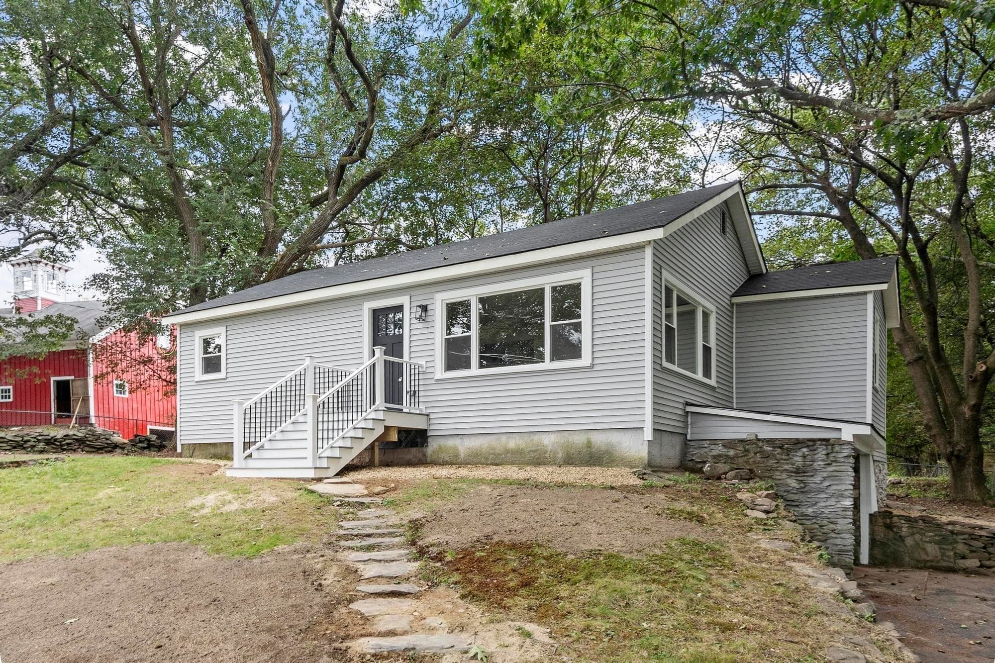 Single Family Residence at 186 Pleasant St, Lunenburg MA 01462, Lunenburg, photo 2 of 27