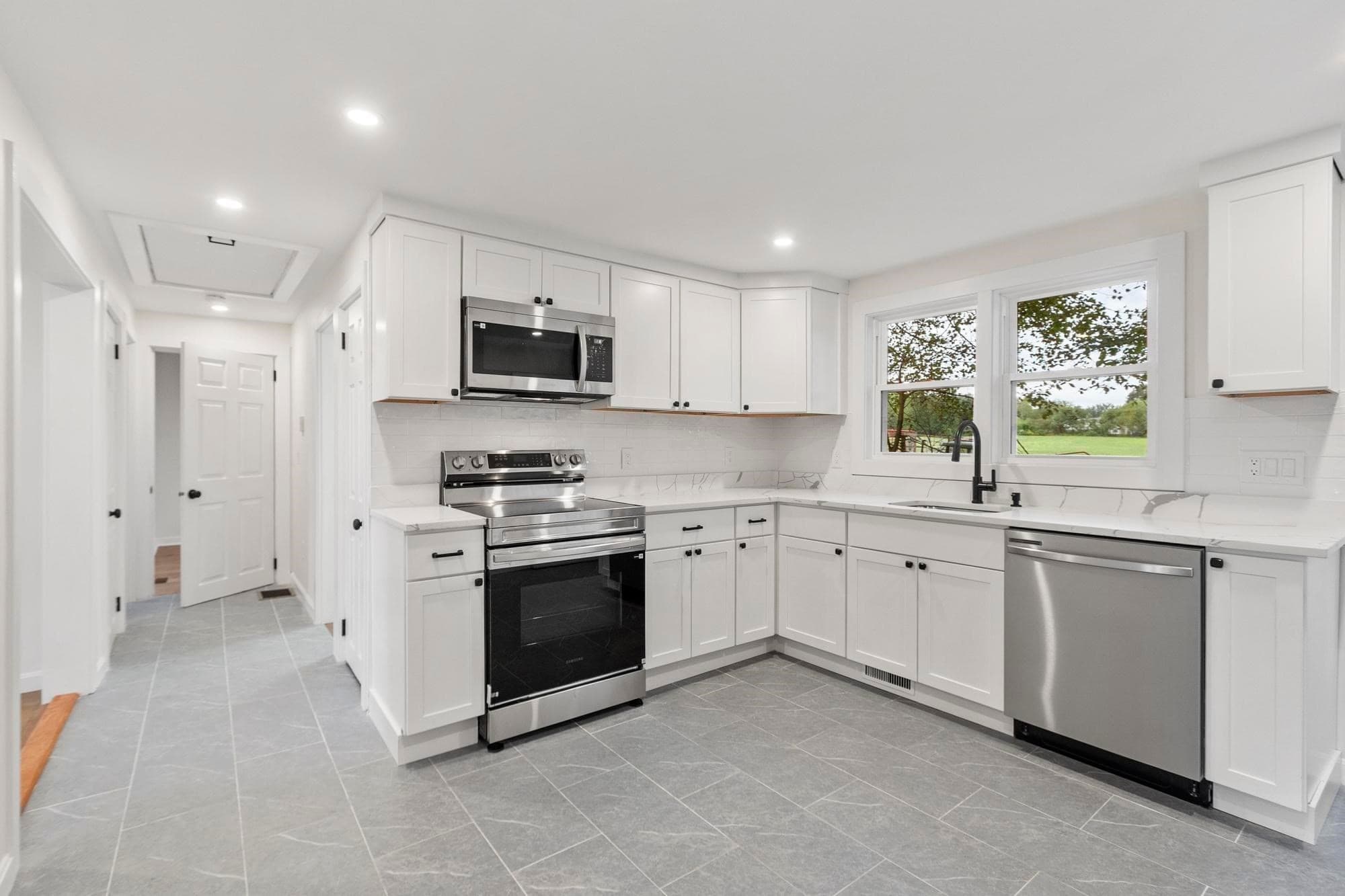 Single Family Residence at 186 Pleasant St, Lunenburg MA 01462, Lunenburg, photo 13 of 27