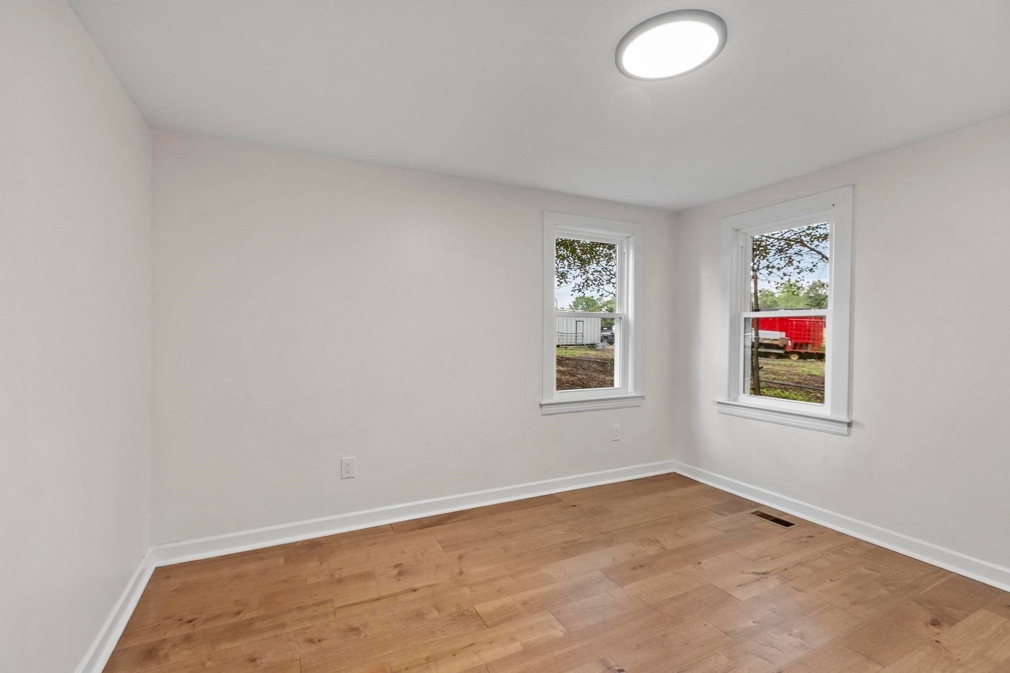 Single Family Residence at 186 Pleasant St, Lunenburg MA 01462, Lunenburg, photo 22 of 27