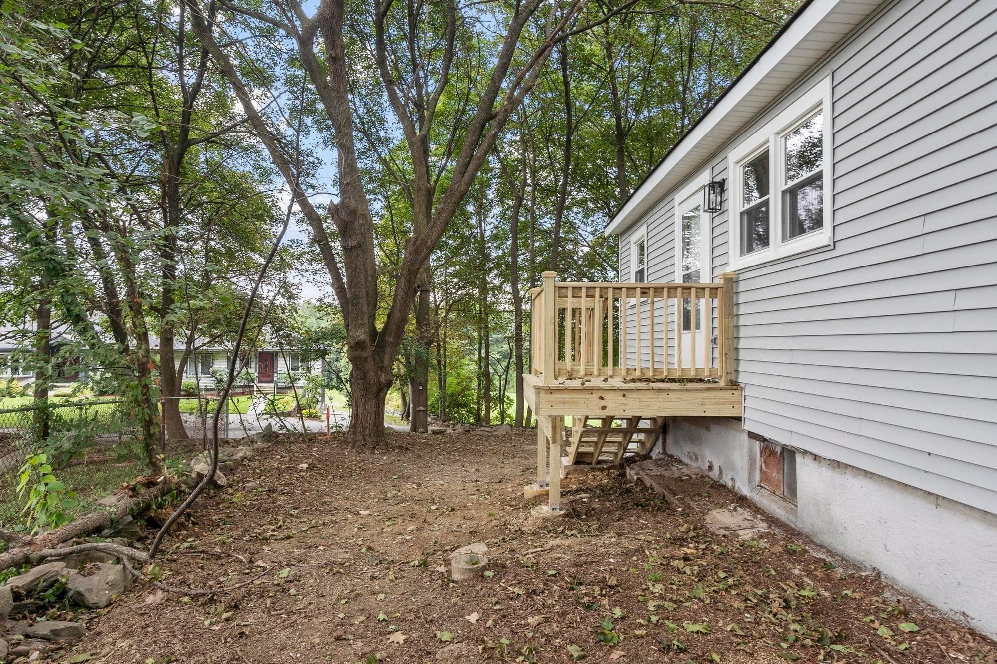 Single Family Residence at 186 Pleasant St, Lunenburg MA 01462, Lunenburg, photo 5 of 27