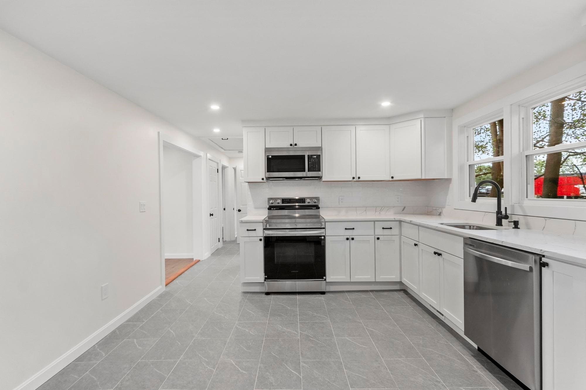 Single Family Residence at 186 Pleasant St, Lunenburg MA 01462, Lunenburg, photo 14 of 27