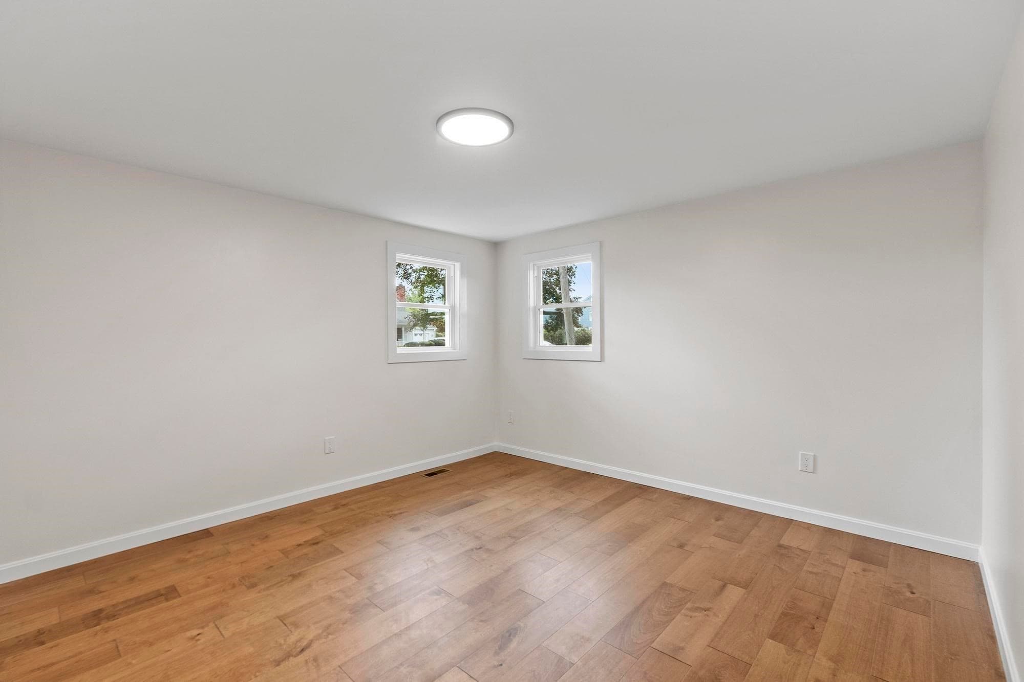 Single Family Residence at 186 Pleasant St, Lunenburg MA 01462, Lunenburg, photo 18 of 27