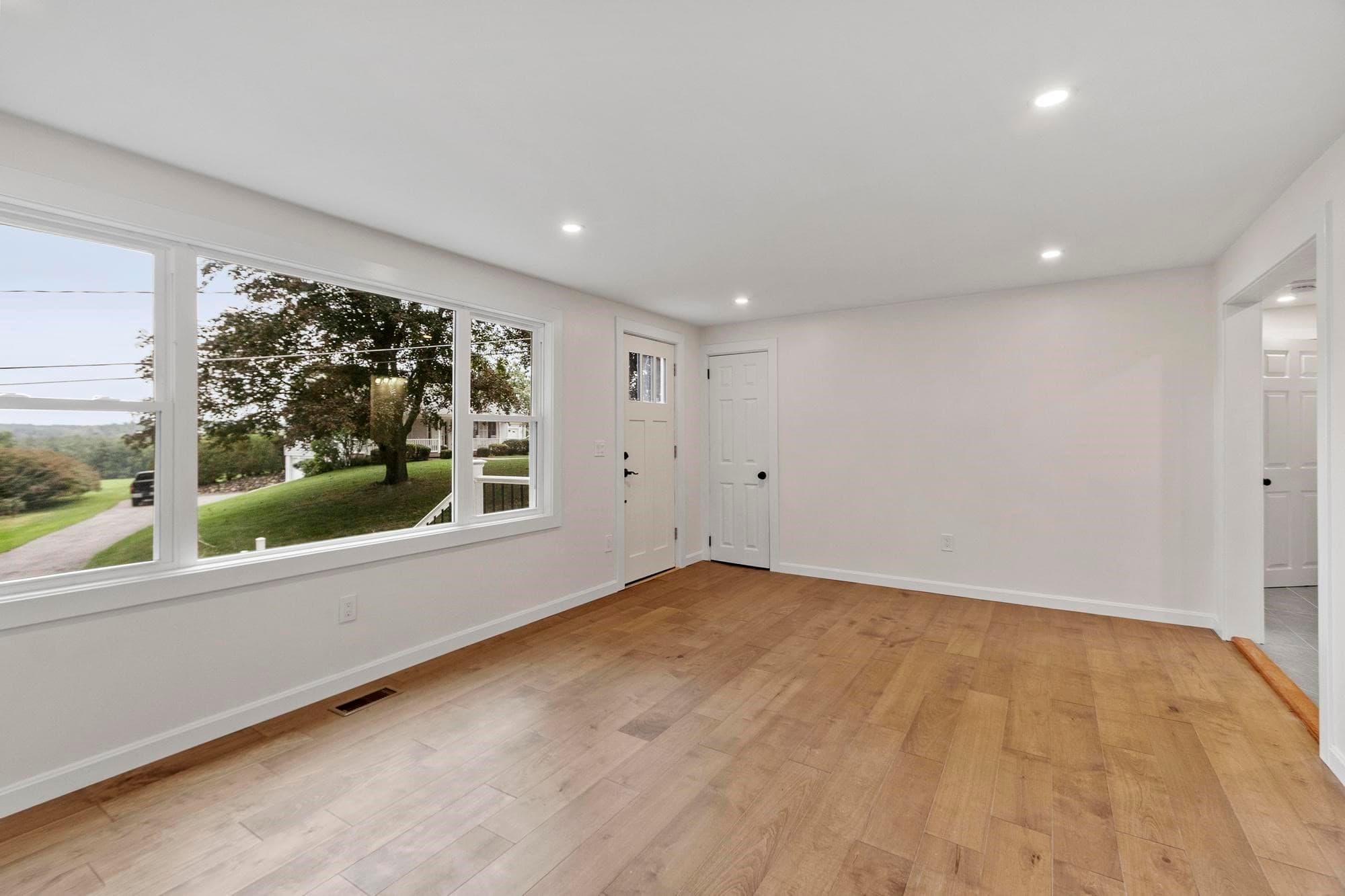 Single Family Residence at 186 Pleasant St, Lunenburg MA 01462, Lunenburg, photo 11 of 27