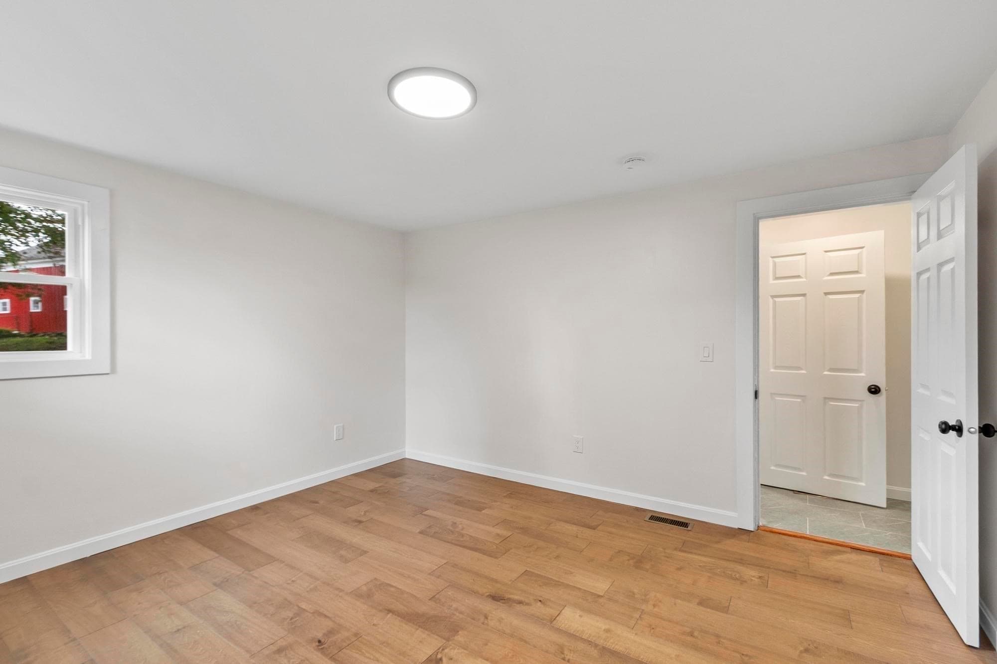 Single Family Residence at 186 Pleasant St, Lunenburg MA 01462, Lunenburg, photo 19 of 27