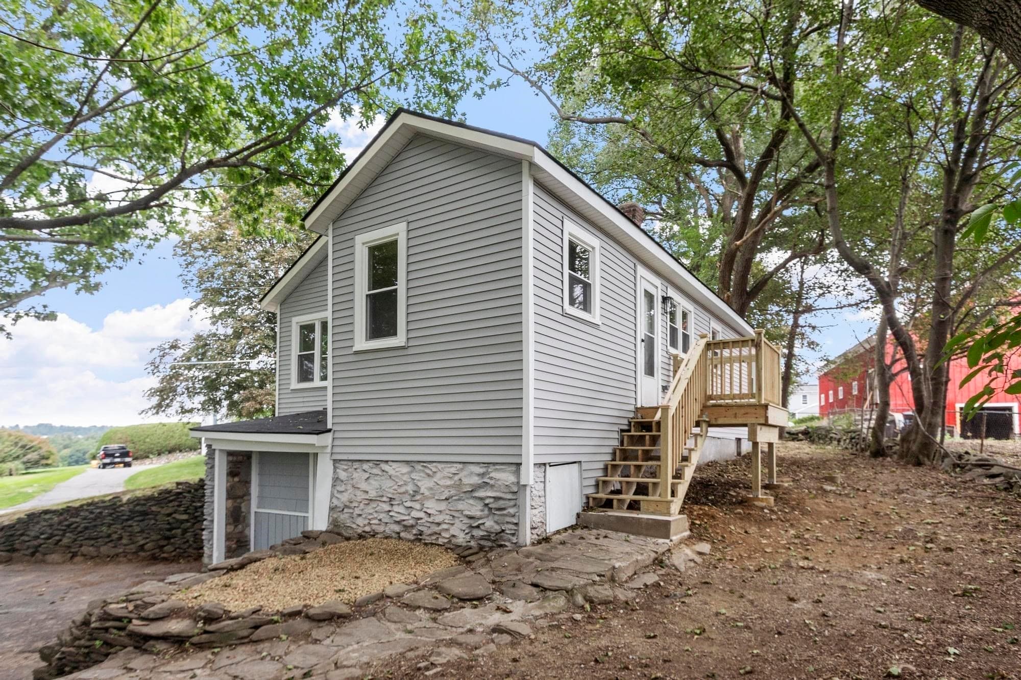 Single Family Residence at 186 Pleasant St, Lunenburg MA 01462, Lunenburg, photo 4 of 27