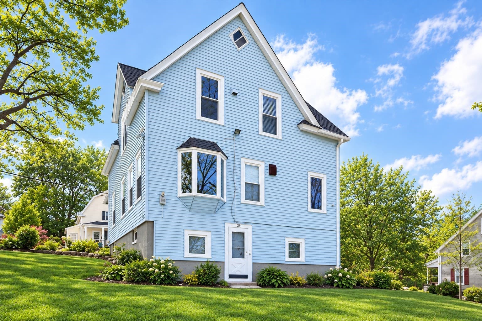 Single Family Residence at 99 Clover St, Worcester MA 01603, Worcester, photo 3 of 17