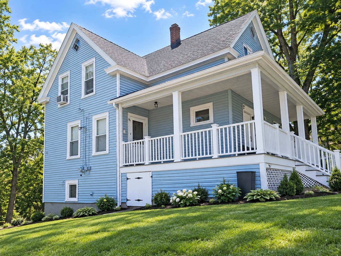 99 Clover St, Worcester MA 01603