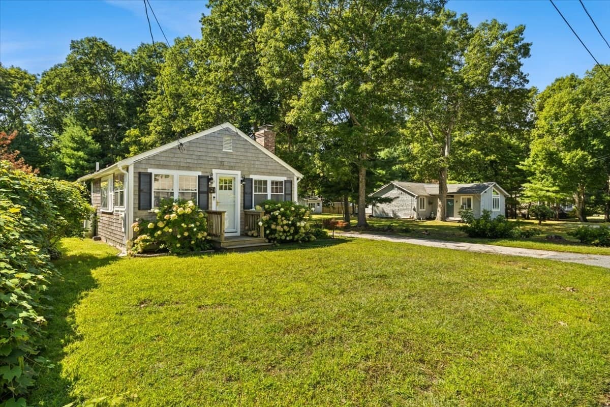 21 Harborview, Falmouth MA 02536