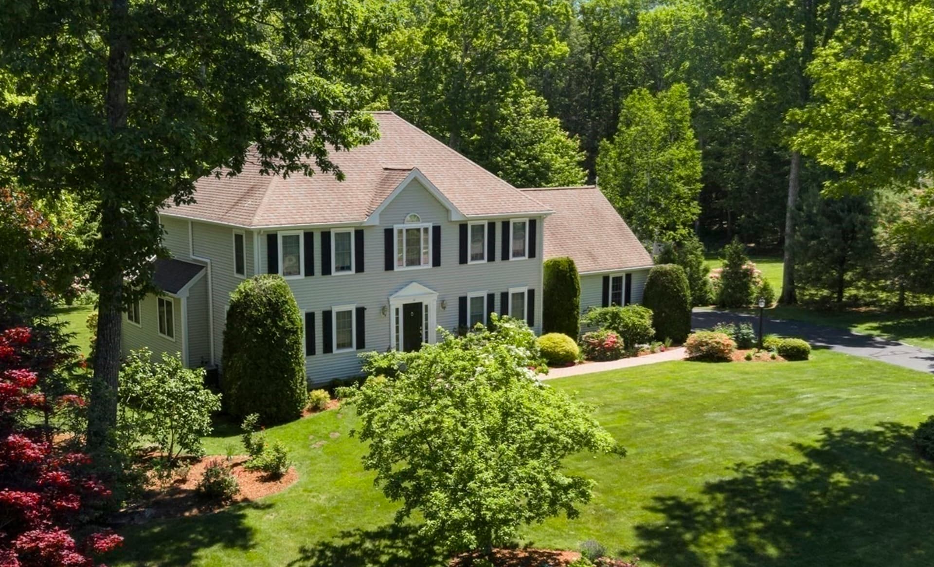 14 Old Towne Way, Sturbridge MA 01518