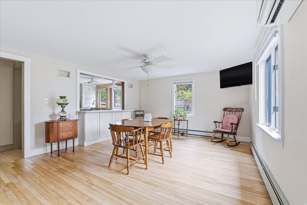 Single Family Residence at 6 Ledgeville Ave, Foxboro MA 02035, Foxboro, photo 5 of 30
