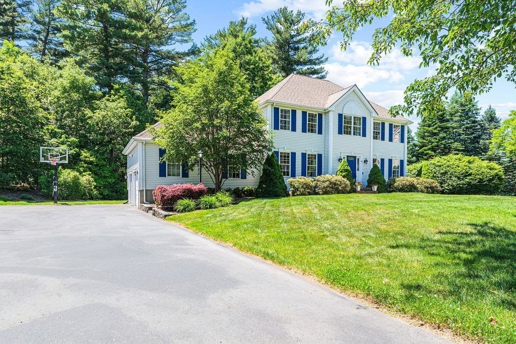Single Family Residence at 32 Cinnamon Cir, Easton MA 02334, Easton, photo 10 of 42
