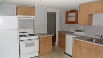 3 Family at 97-99 Brookline Ave, Holyoke MA 01040, Holyoke, photo 19 of 21