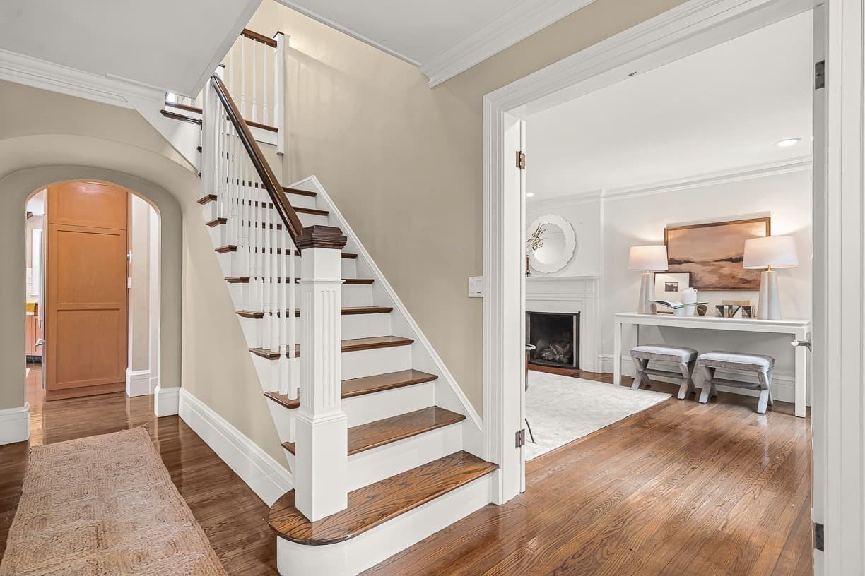 Single Family Residence at 8 Tennyson Rd, Wellesley MA 02481, Wellesley, photo 2 of 40