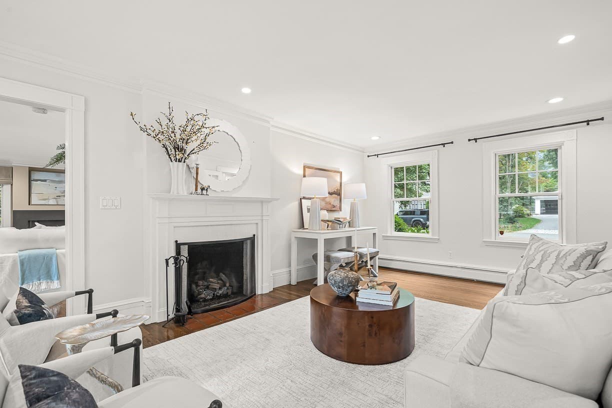 Single Family Residence at 8 Tennyson Rd, Wellesley MA 02481, Wellesley, photo 6 of 40