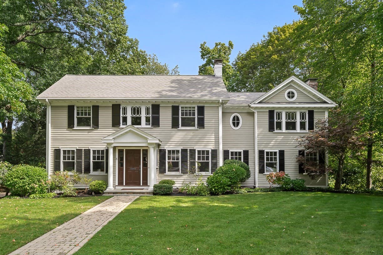 8 Tennyson Rd, Wellesley MA 02481