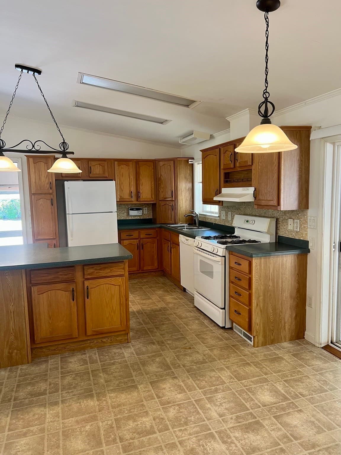 Mobile Home at 412 Green St., Middleboro MA 02346, Middleboro, photo 7 of 26