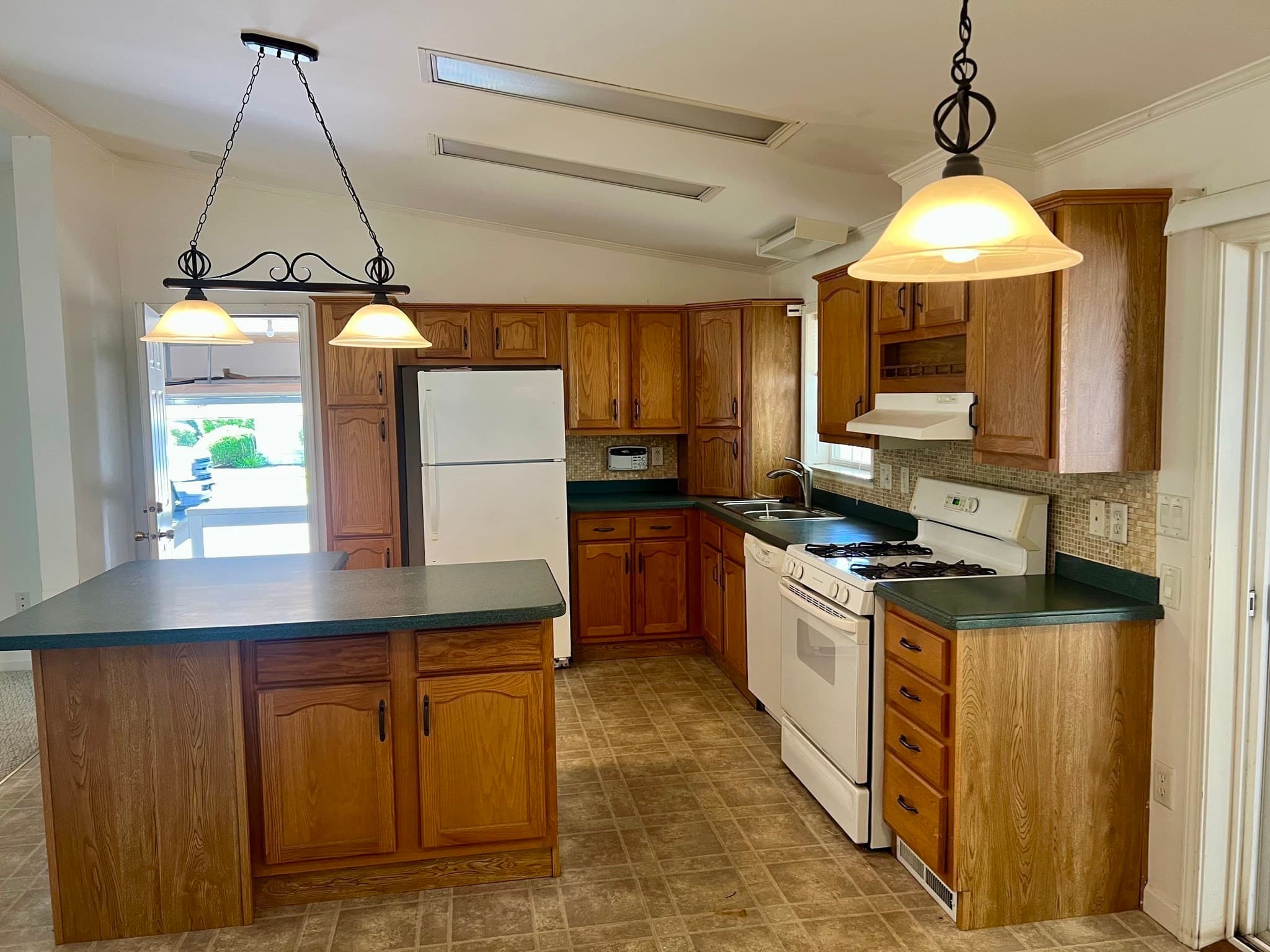 Mobile Home at 412 Green St., Middleboro MA 02346, Middleboro, photo 8 of 26